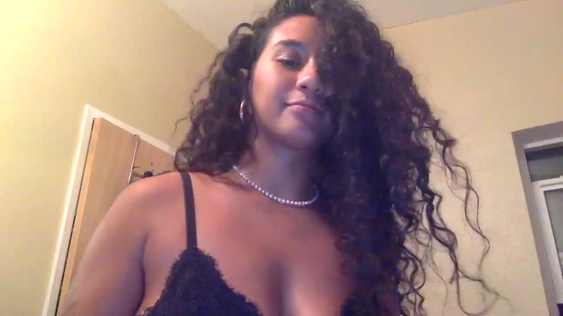 Gallery image thumbnail from Juniper_'s myfreecams stream on, 01/01/2024, 11:25 image 8 of 20