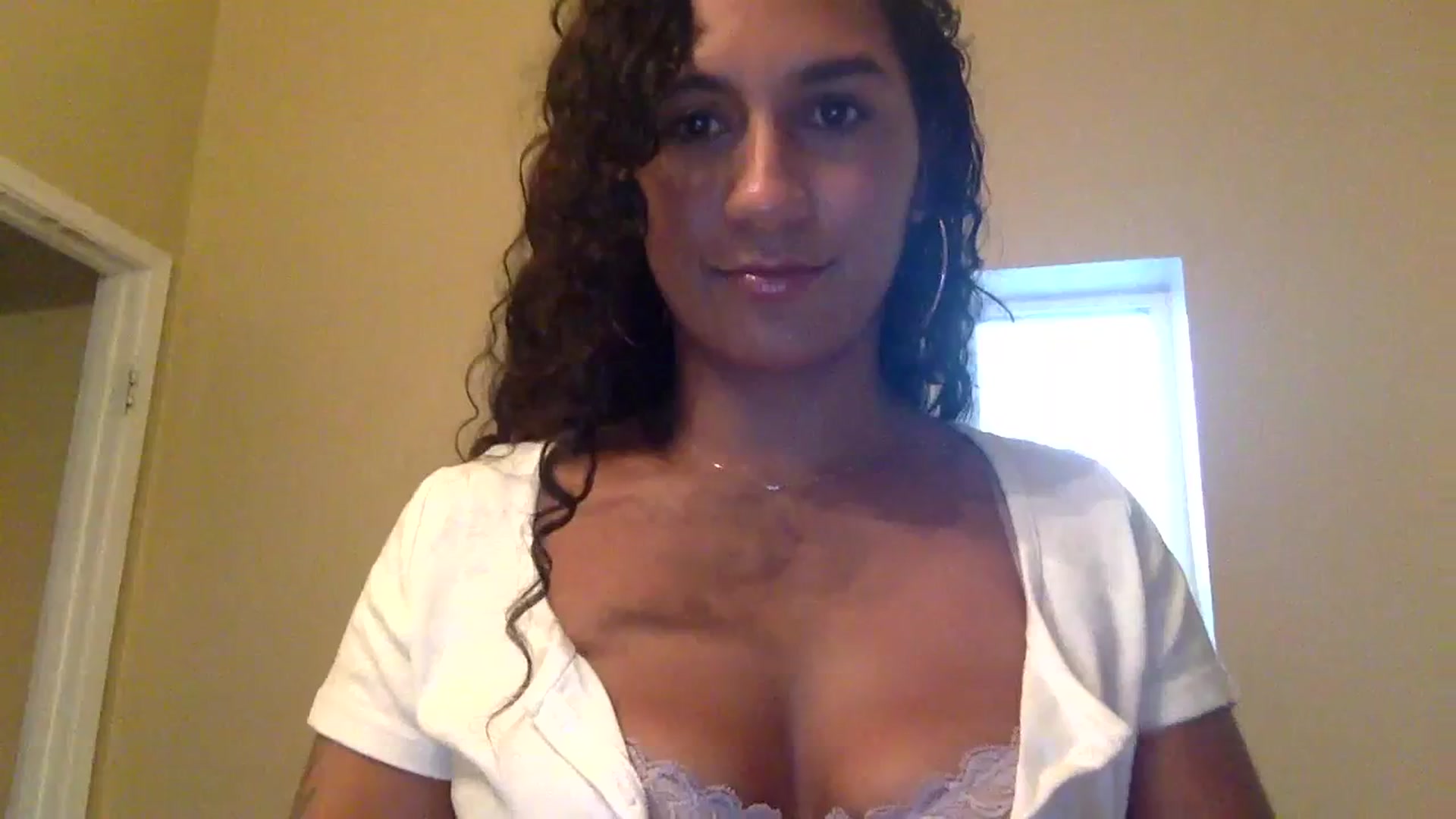 Gallery image thumbnail from Juniper_'s myfreecams stream on, 01/16/2024, 21:46 image 16 of 20