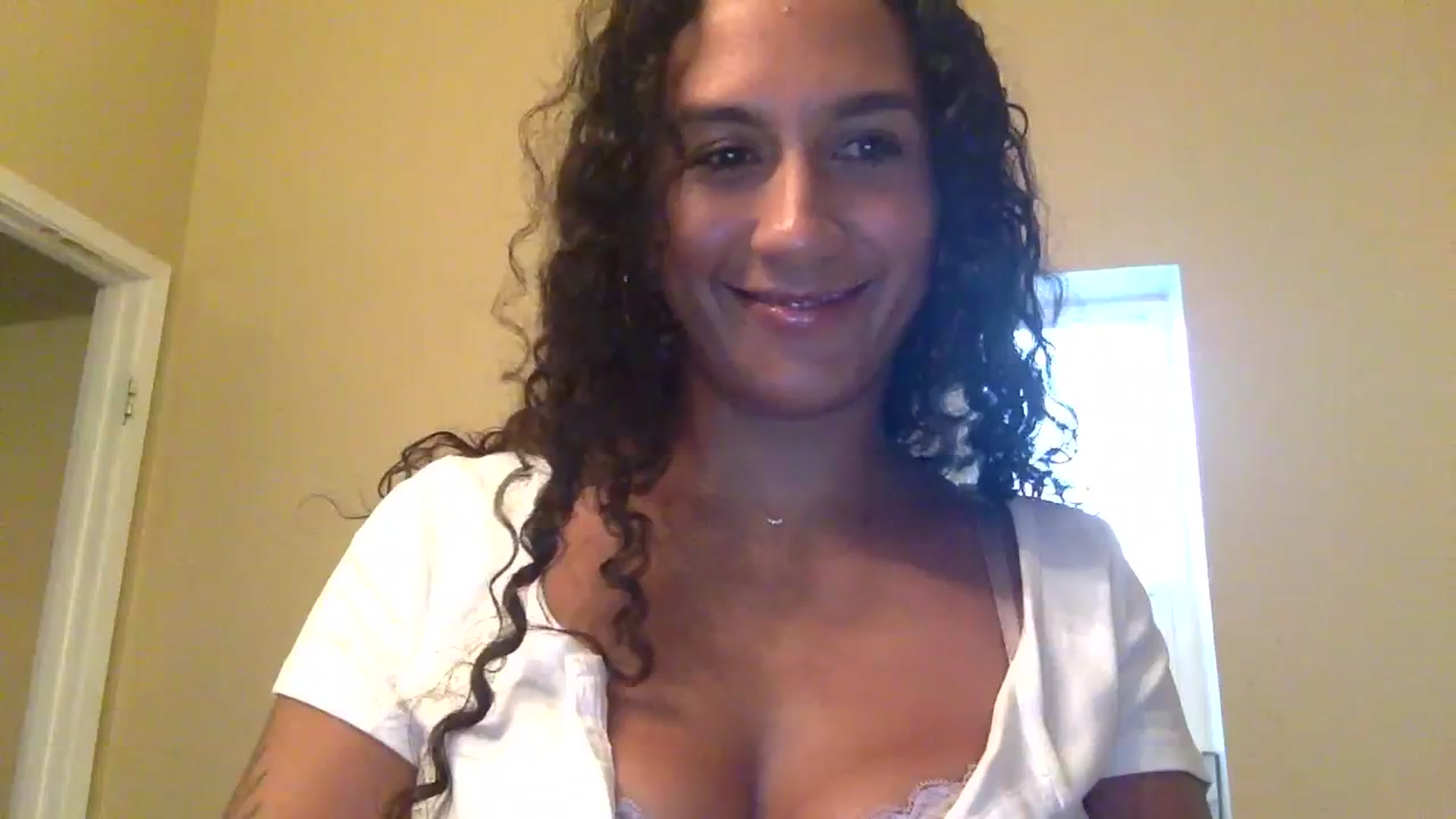 Gallery image thumbnail from Juniper_'s myfreecams stream on, 01/16/2024, 21:46 image 20 of 20