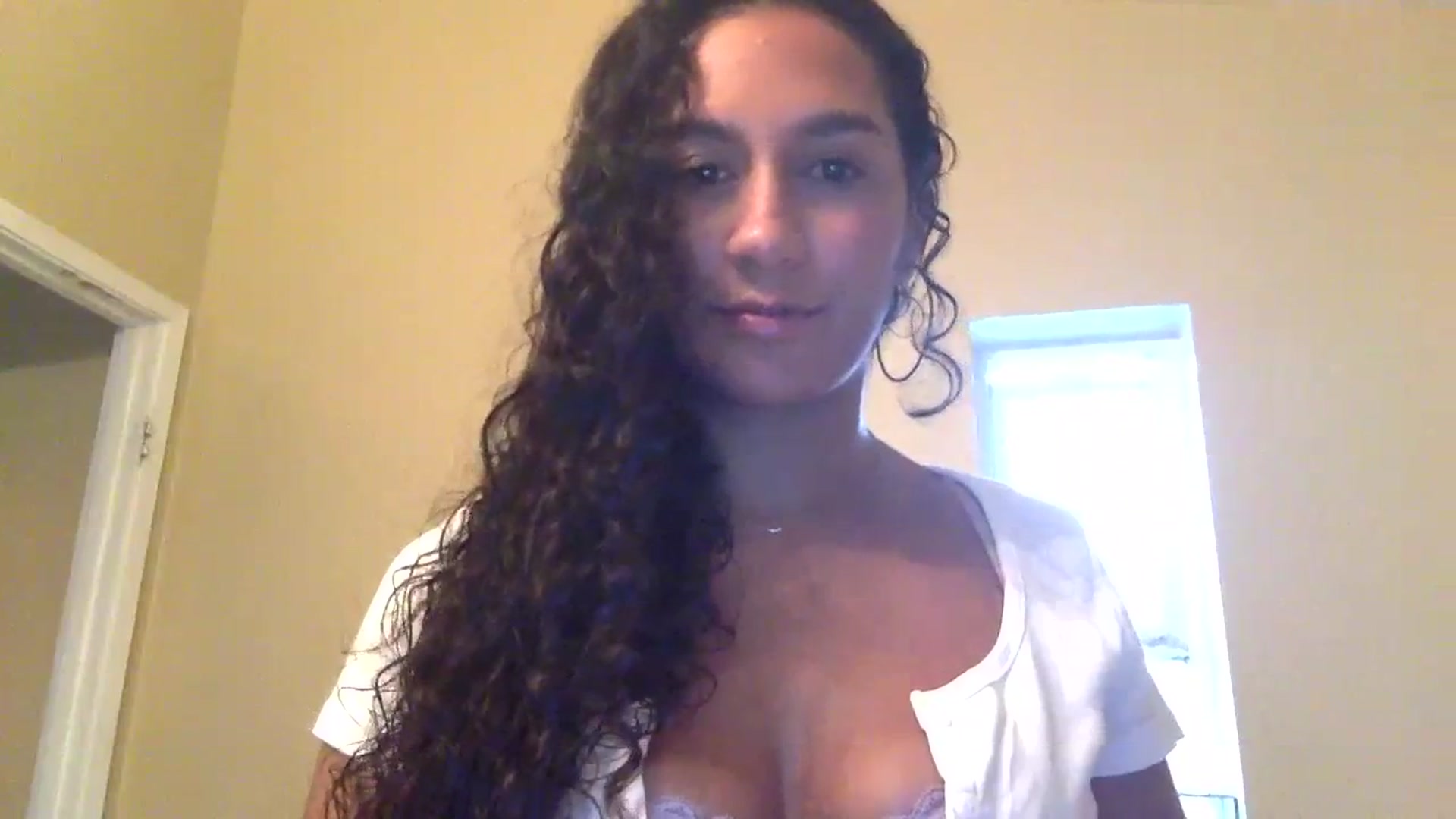 Gallery image thumbnail from Juniper_'s myfreecams stream on, 01/16/2024, 21:46 image 2 of 20