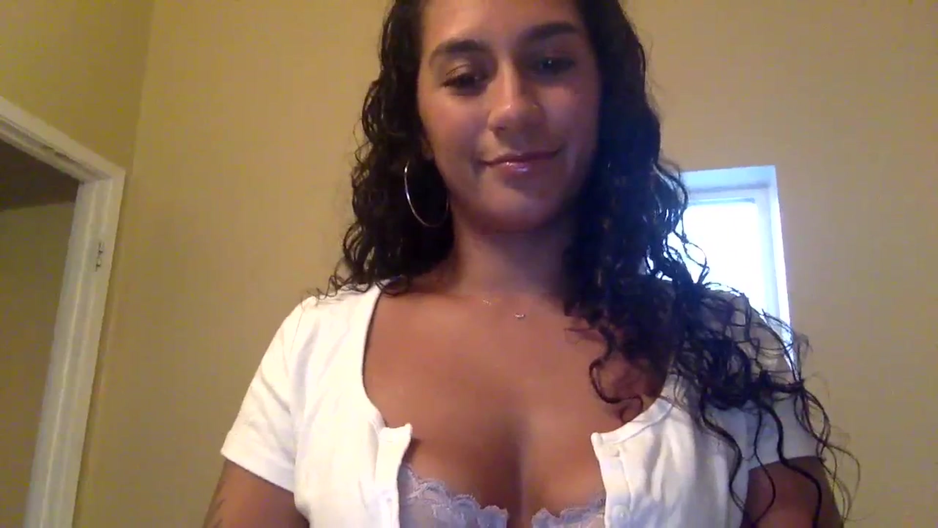 Gallery image thumbnail from Juniper_'s myfreecams stream on, 01/16/2024, 21:46 image 10 of 20