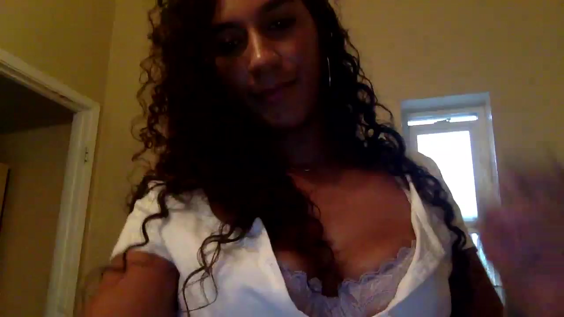 Gallery image thumbnail from Juniper_'s myfreecams stream on, 01/16/2024, 22:59 image 3 of 20