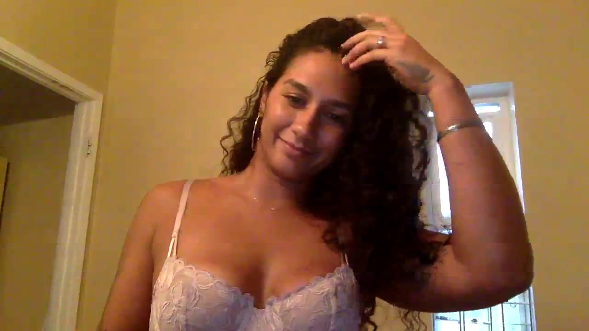 Gallery image thumbnail from Juniper_'s myfreecams stream on, 01/16/2024, 22:59 image 9 of 20