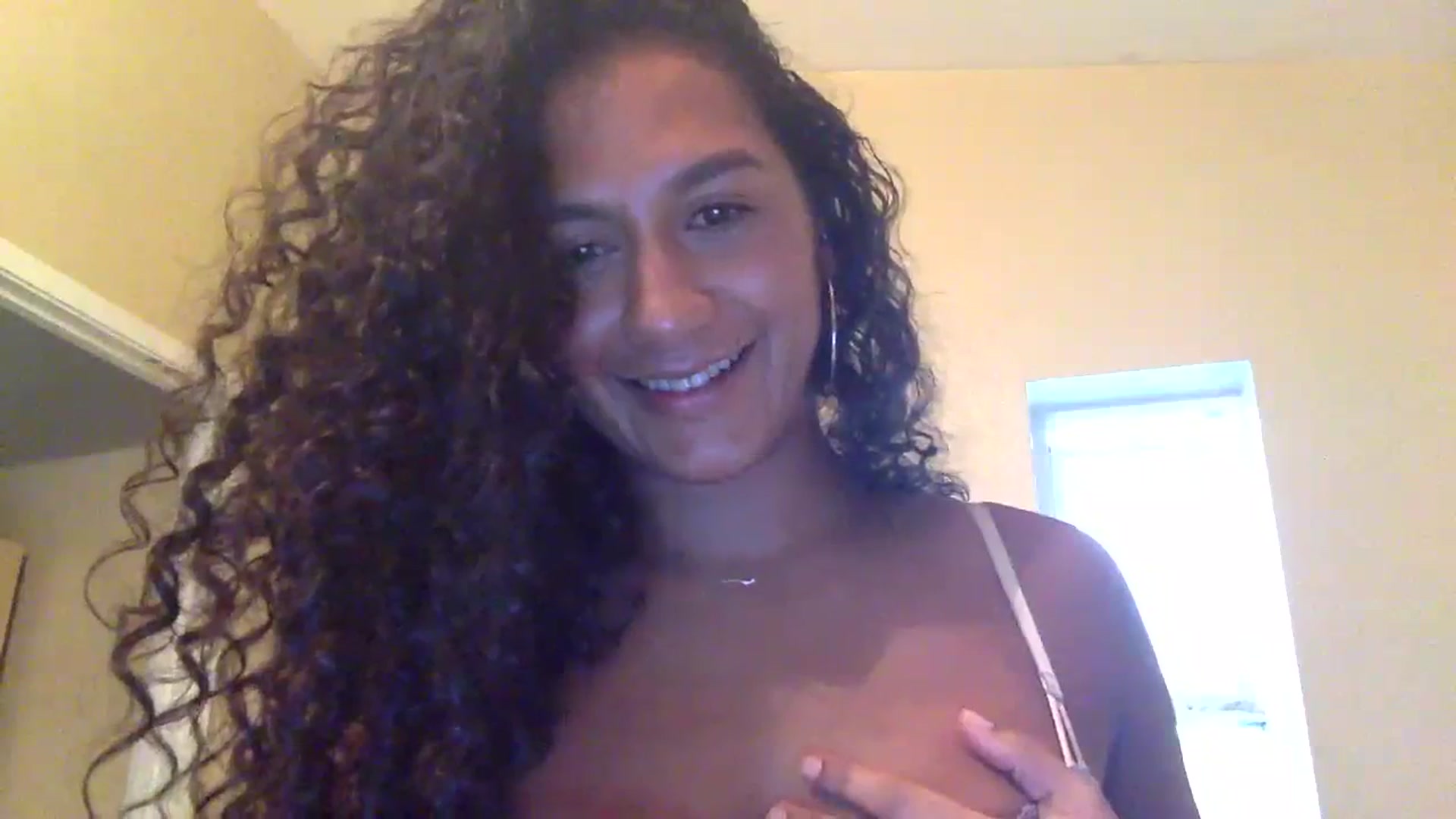 Gallery image thumbnail from Juniper_'s myfreecams stream on, 01/16/2024, 22:59 image 19 of 20