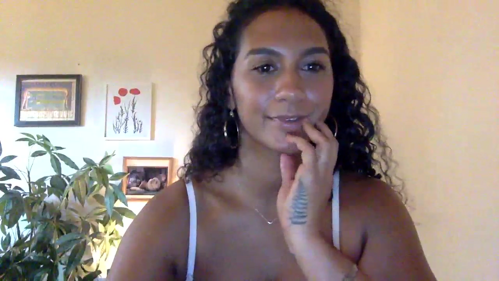 Gallery image thumbnail from Juniper_'s myfreecams stream on, 01/19/2024, 22:56 image 8 of 20