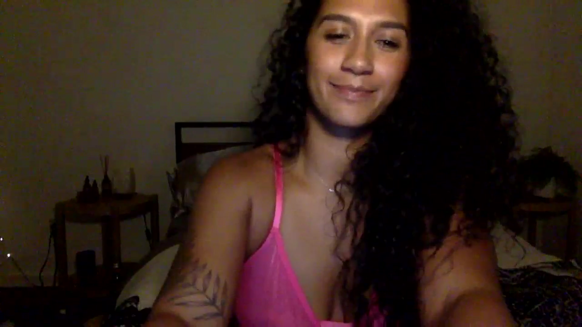 Gallery image thumbnail from Juniper_'s myfreecams stream on, 01/30/2024, 24:48 image 2 of 20