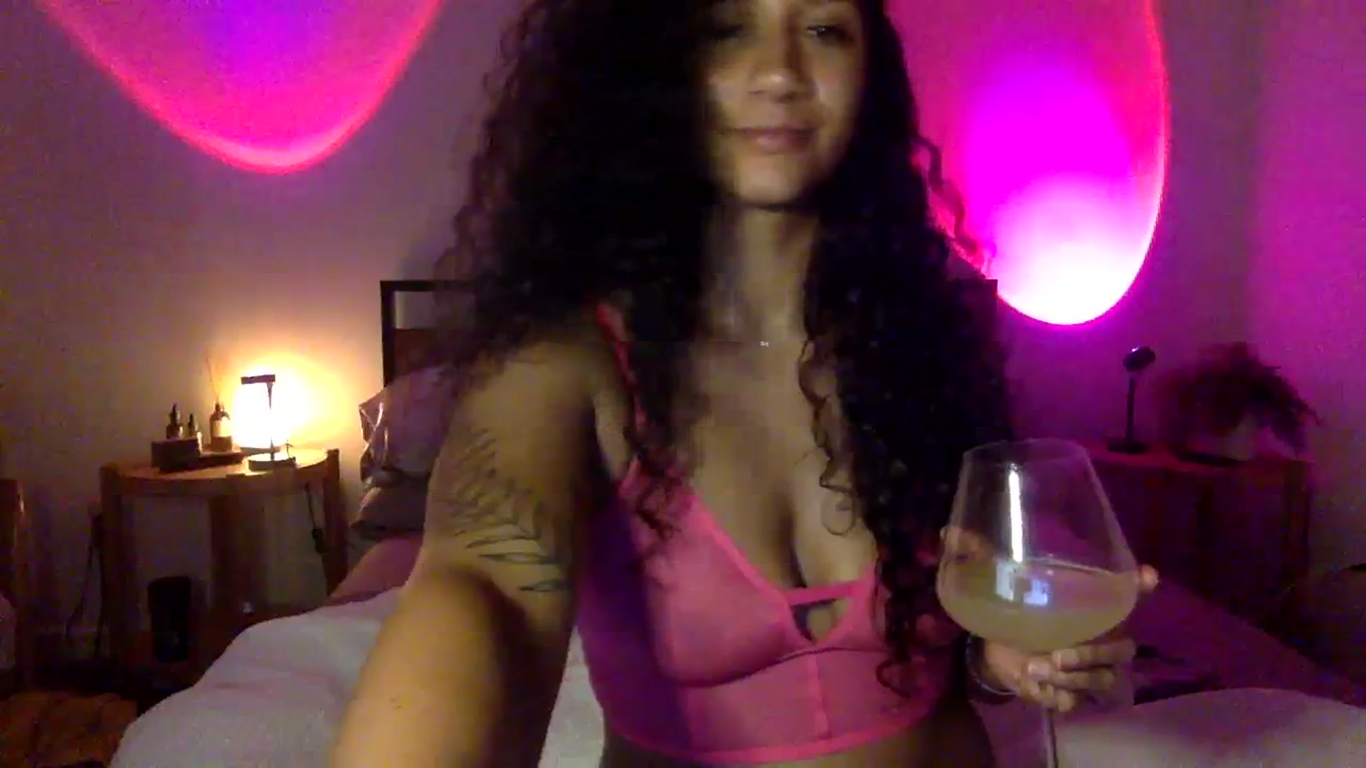 Gallery image thumbnail from Juniper_'s myfreecams stream on, 01/30/2024, 10:33 image 8 of 20