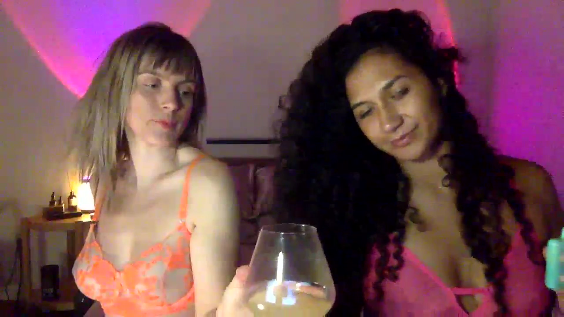 Gallery image thumbnail from Juniper_'s myfreecams stream on, 01/30/2024, 10:33 image 15 of 20