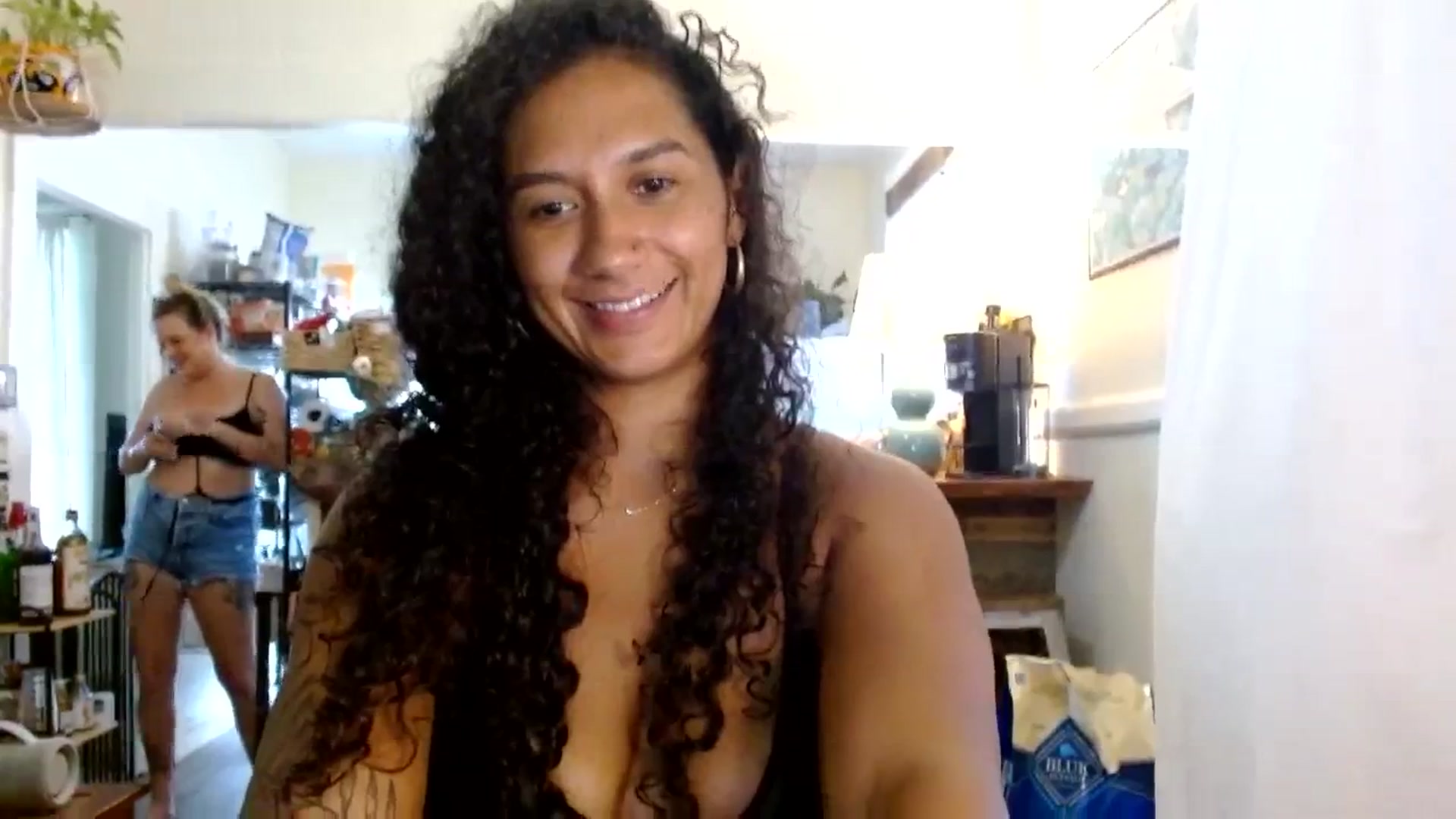 Gallery image thumbnail from Juniper_'s myfreecams stream on, 02/07/2024, 02:59 image 16 of 20