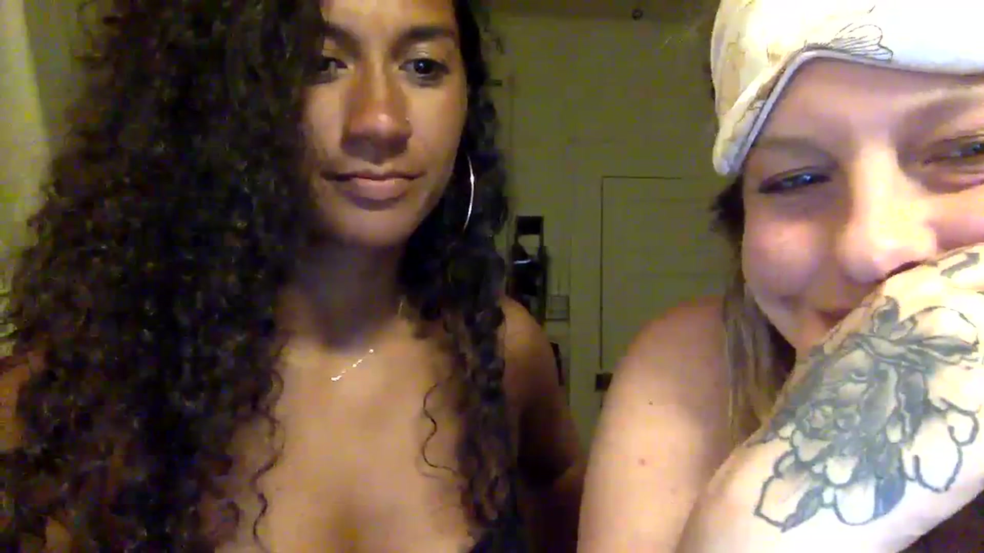 Gallery image thumbnail from Juniper_'s myfreecams stream on, 02/13/2024, 08:15 image 19 of 20