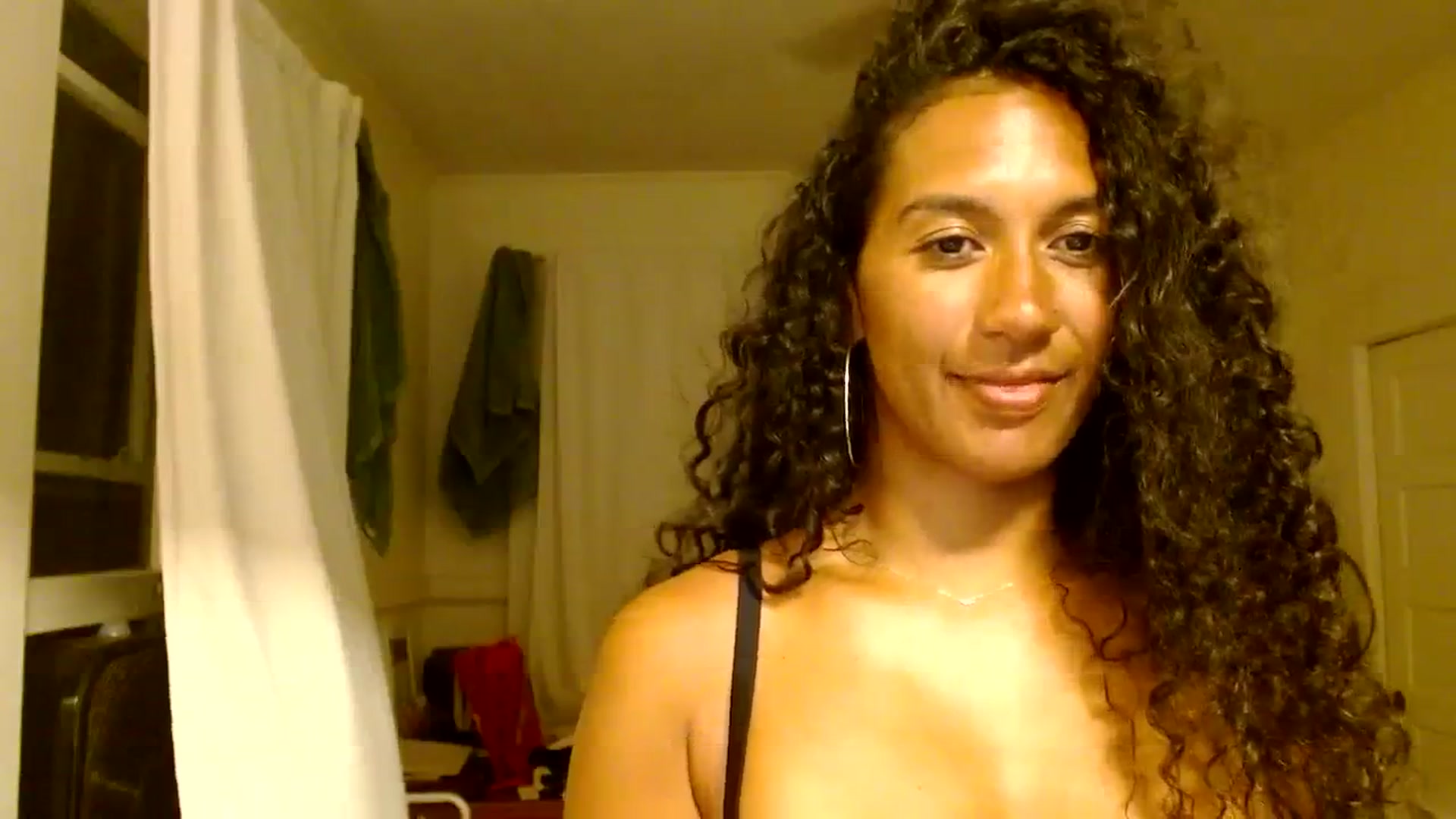 Gallery image thumbnail from Juniper_'s myfreecams stream on, 02/13/2024, 08:15 image 4 of 20