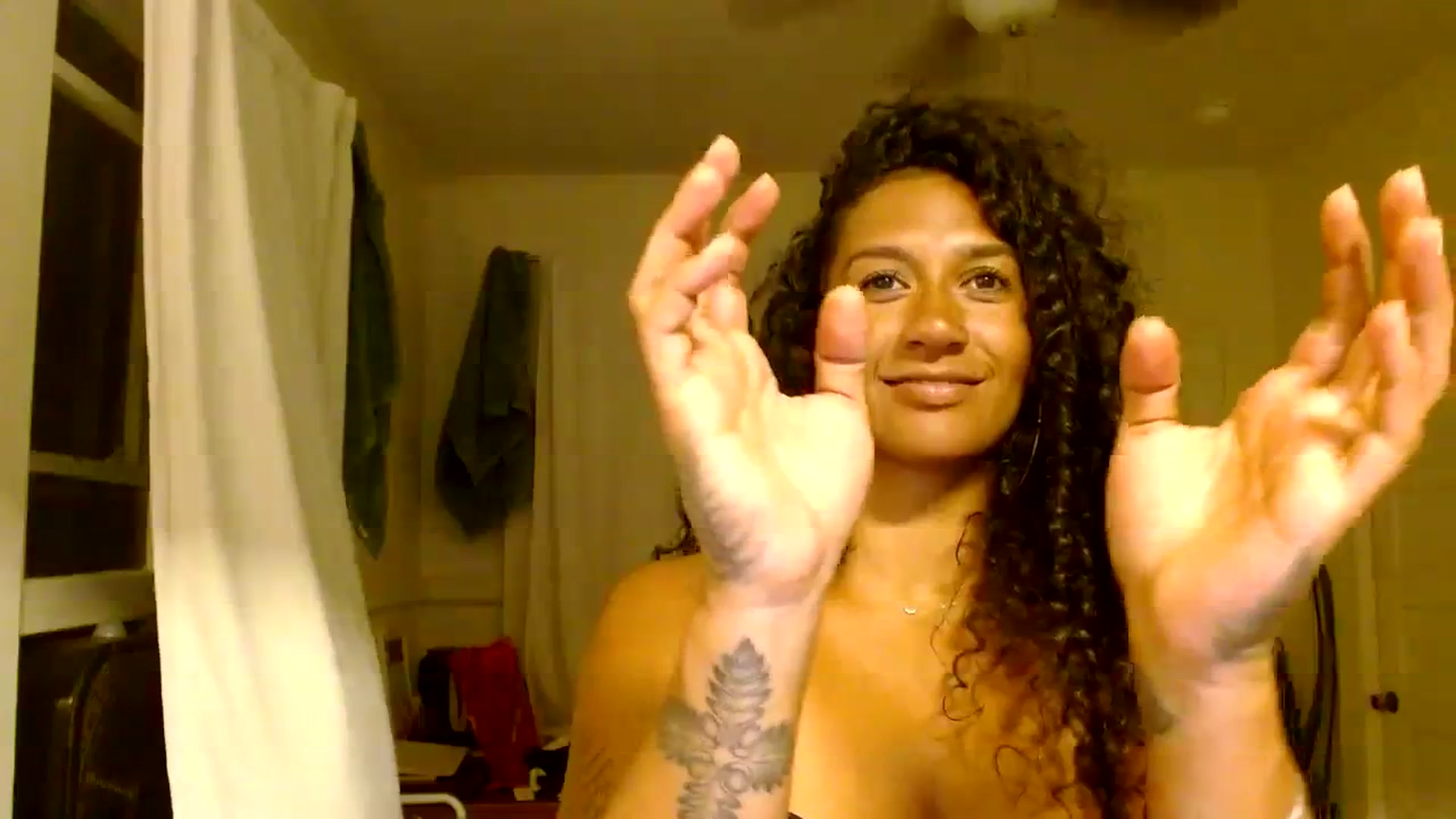 Gallery image thumbnail from Juniper_'s myfreecams stream on, 02/13/2024, 08:15 image 10 of 20