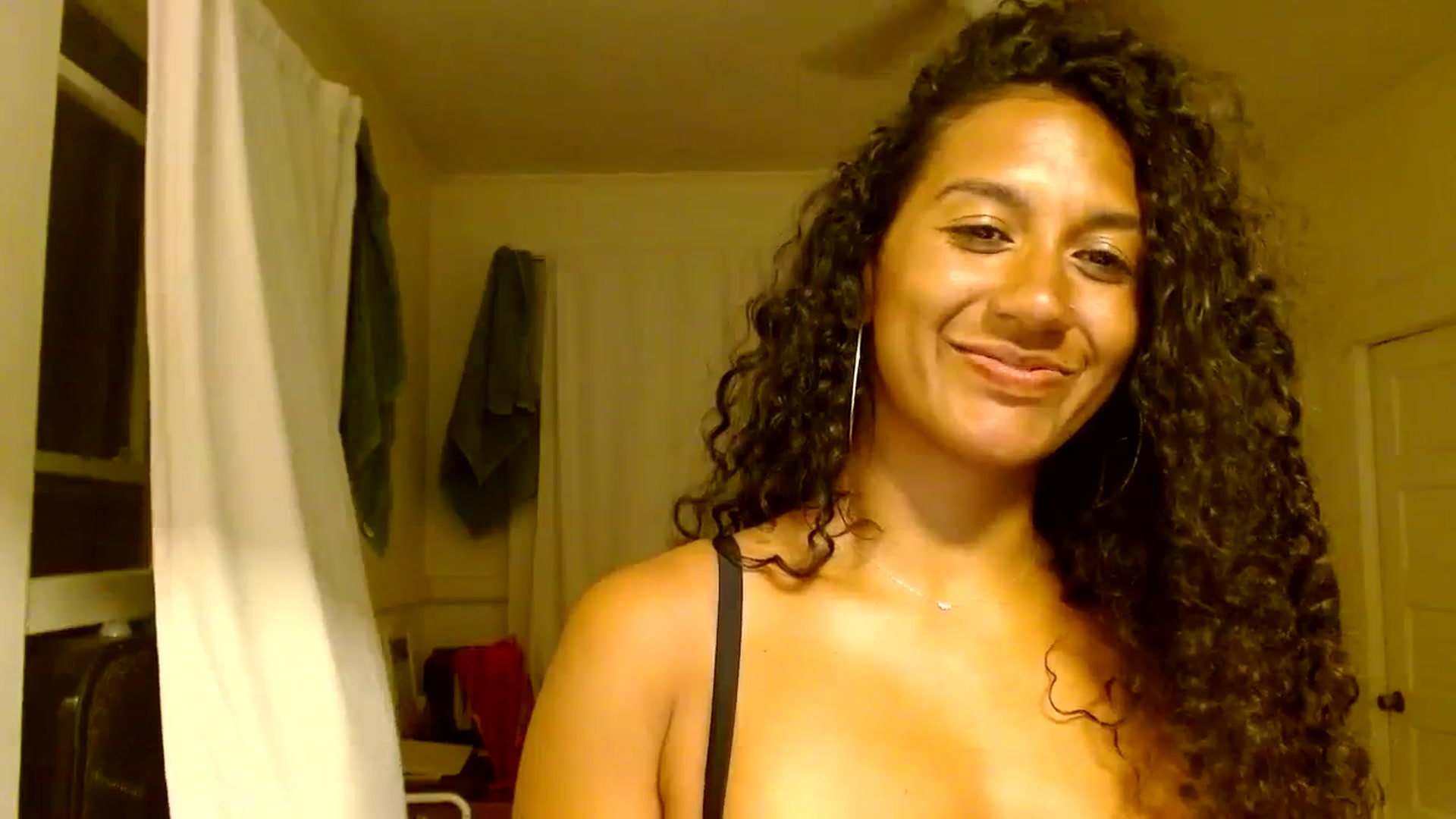Gallery image thumbnail from Juniper_'s myfreecams stream on, 02/13/2024, 08:15 image 5 of 20