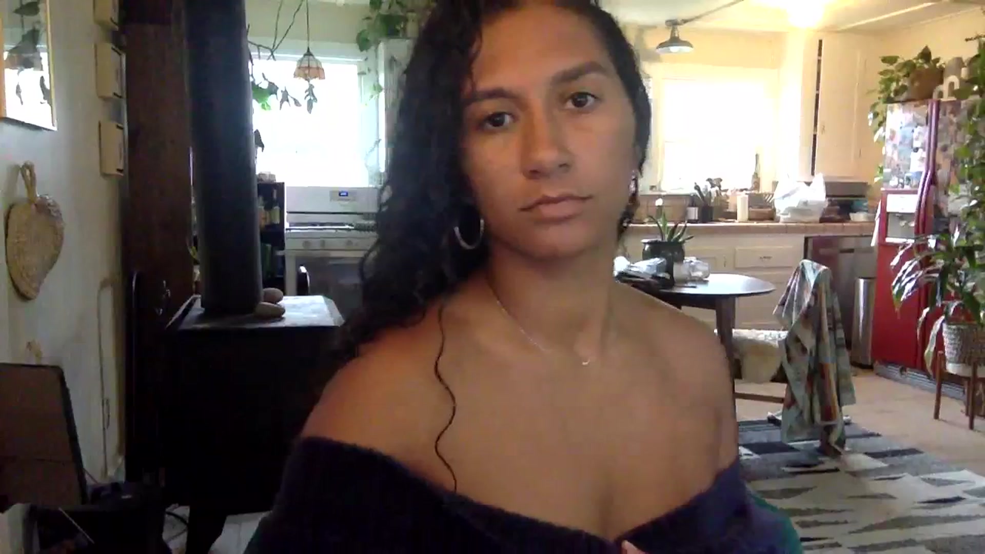 Gallery image thumbnail from Juniper_'s myfreecams stream on, 03/04/2024, 19:45 image 15 of 20