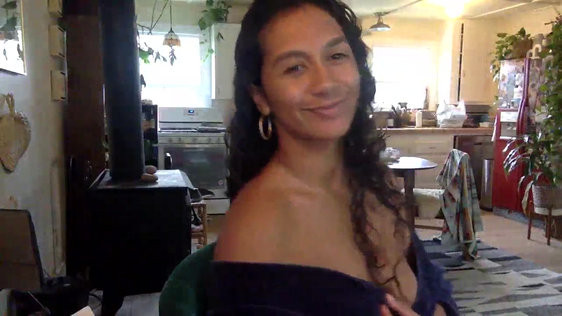 Gallery image thumbnail from Juniper_'s myfreecams stream on, 03/04/2024, 19:45 image 4 of 20