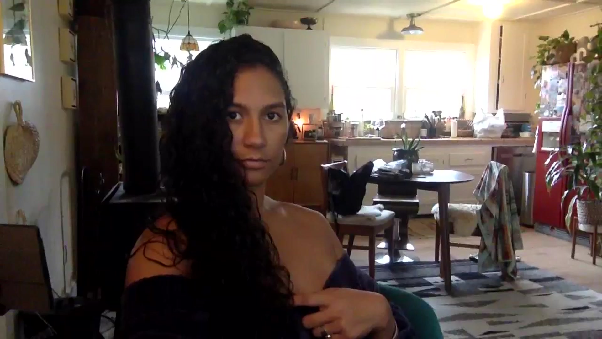 Gallery image thumbnail from Juniper_'s myfreecams stream on, 03/04/2024, 19:45 image 17 of 20