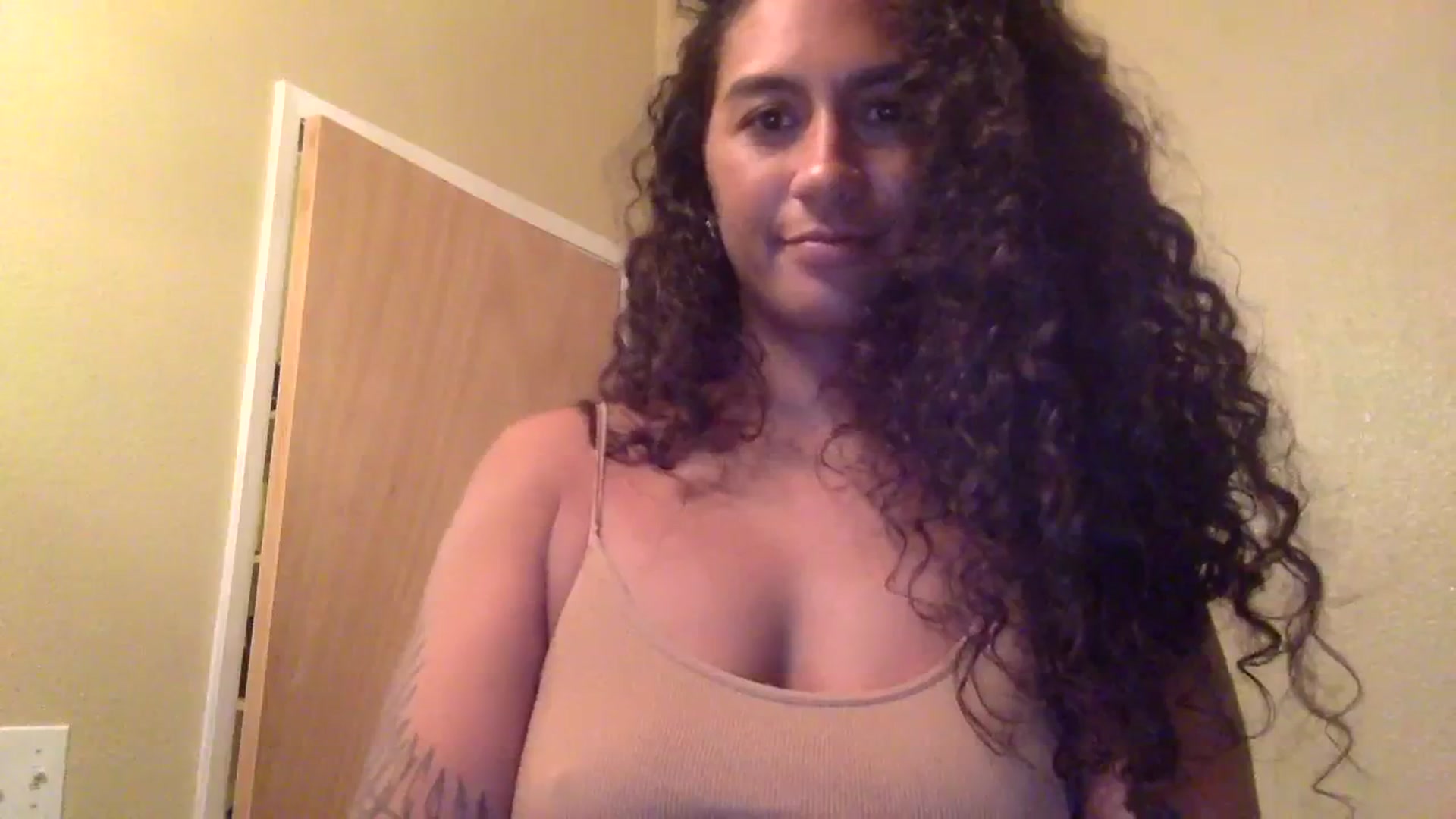 Gallery image thumbnail from Juniper_'s myfreecams stream on, 04/15/2024, 06:12 image 18 of 20