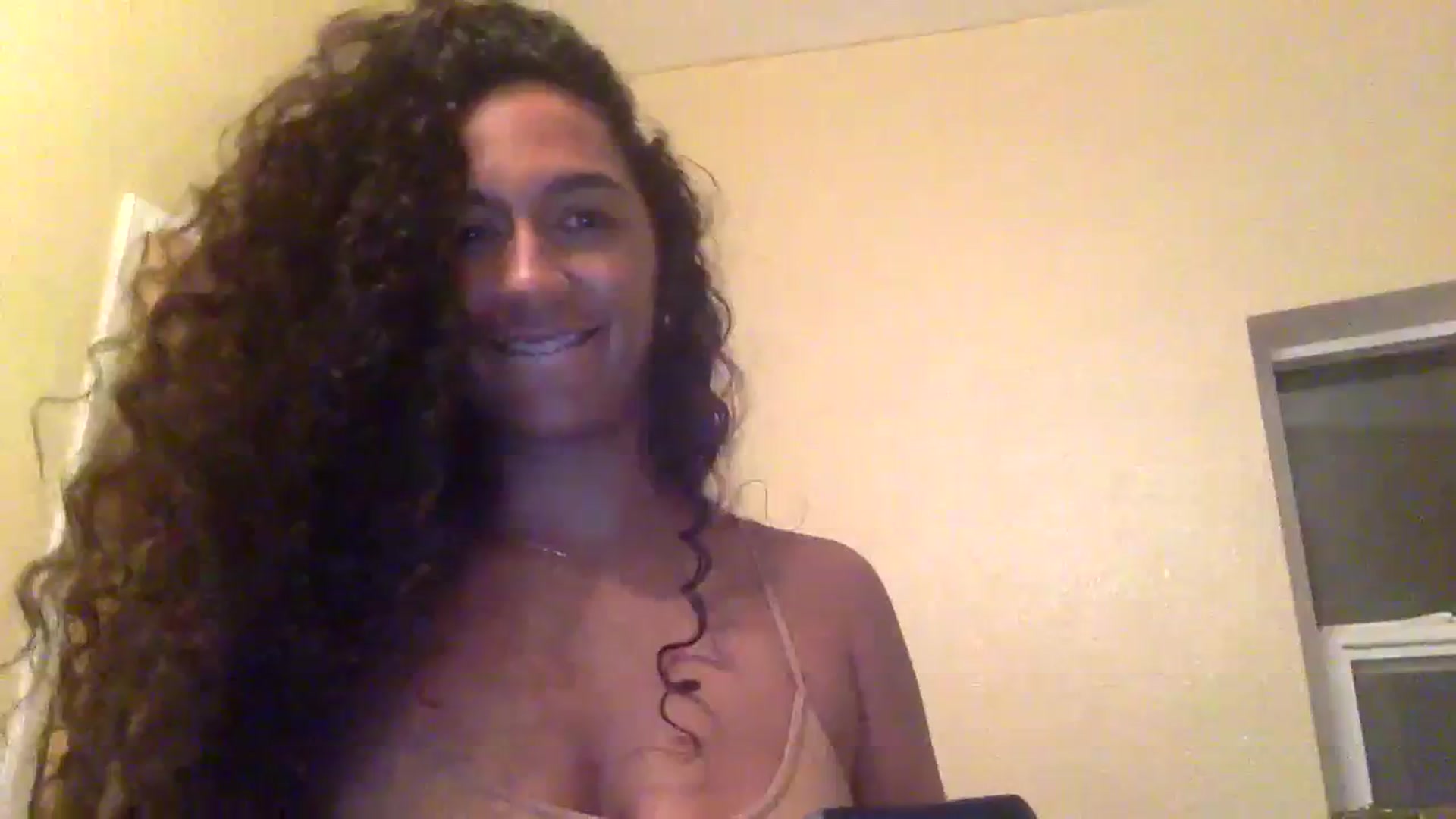 Gallery image thumbnail from Juniper_'s myfreecams stream on, 04/15/2024, 06:12 image 10 of 20