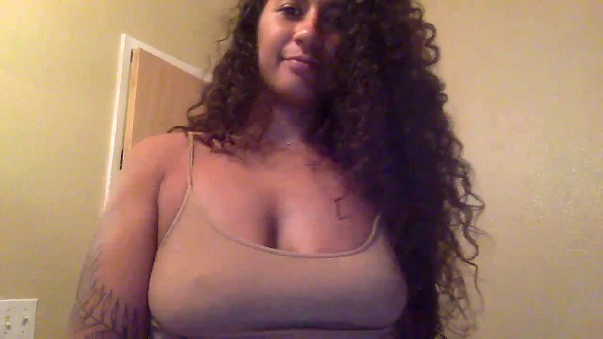 Gallery image thumbnail from Juniper_'s myfreecams stream on, 04/15/2024, 06:12 image 19 of 20