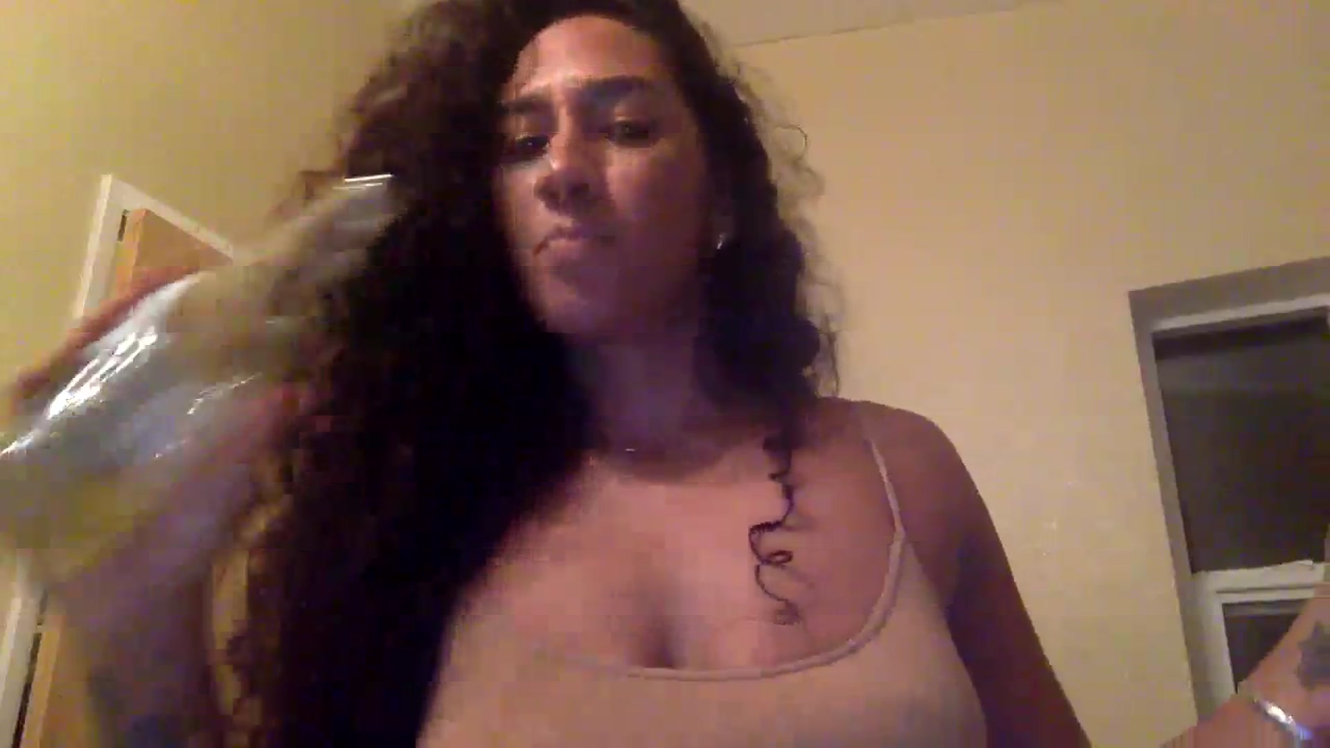 Gallery image thumbnail from Juniper_'s myfreecams stream on, 04/15/2024, 06:12 image 7 of 20