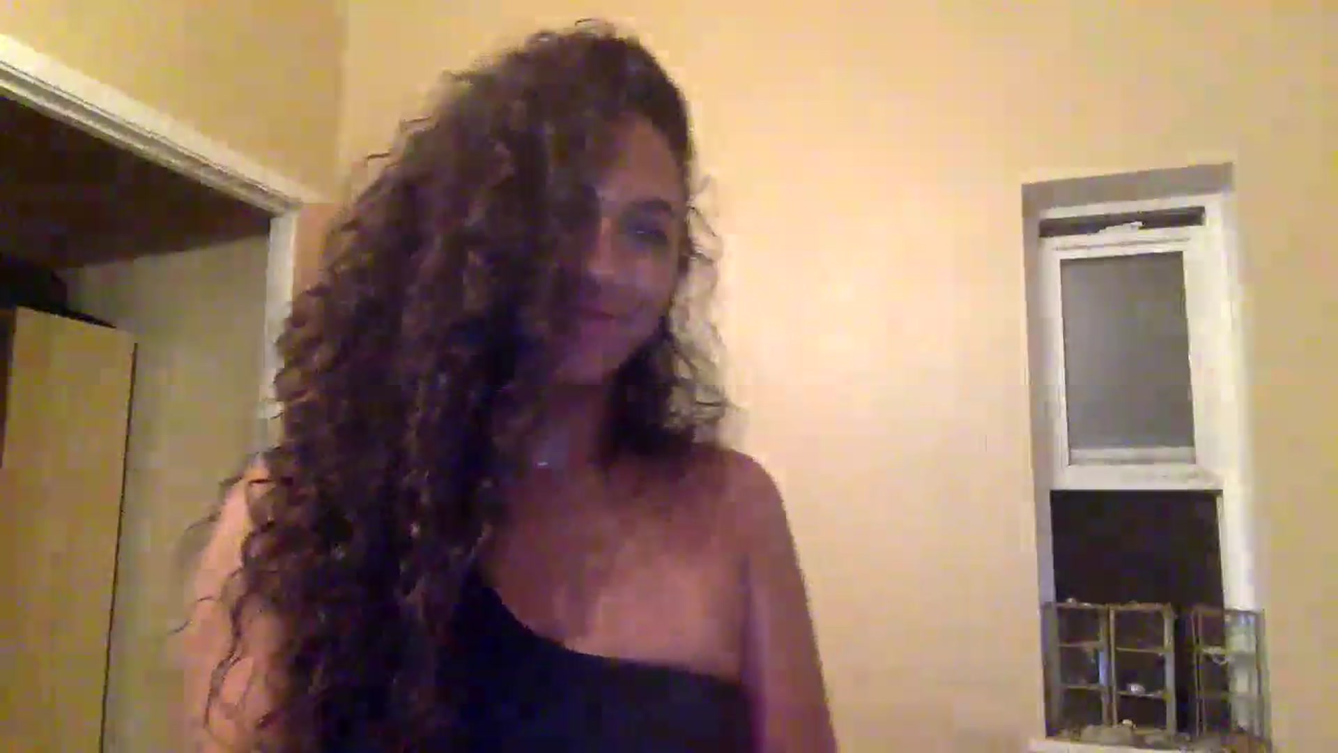 Gallery image thumbnail from Juniper_'s myfreecams stream on, 04/22/2024, 05:25 image 10 of 20