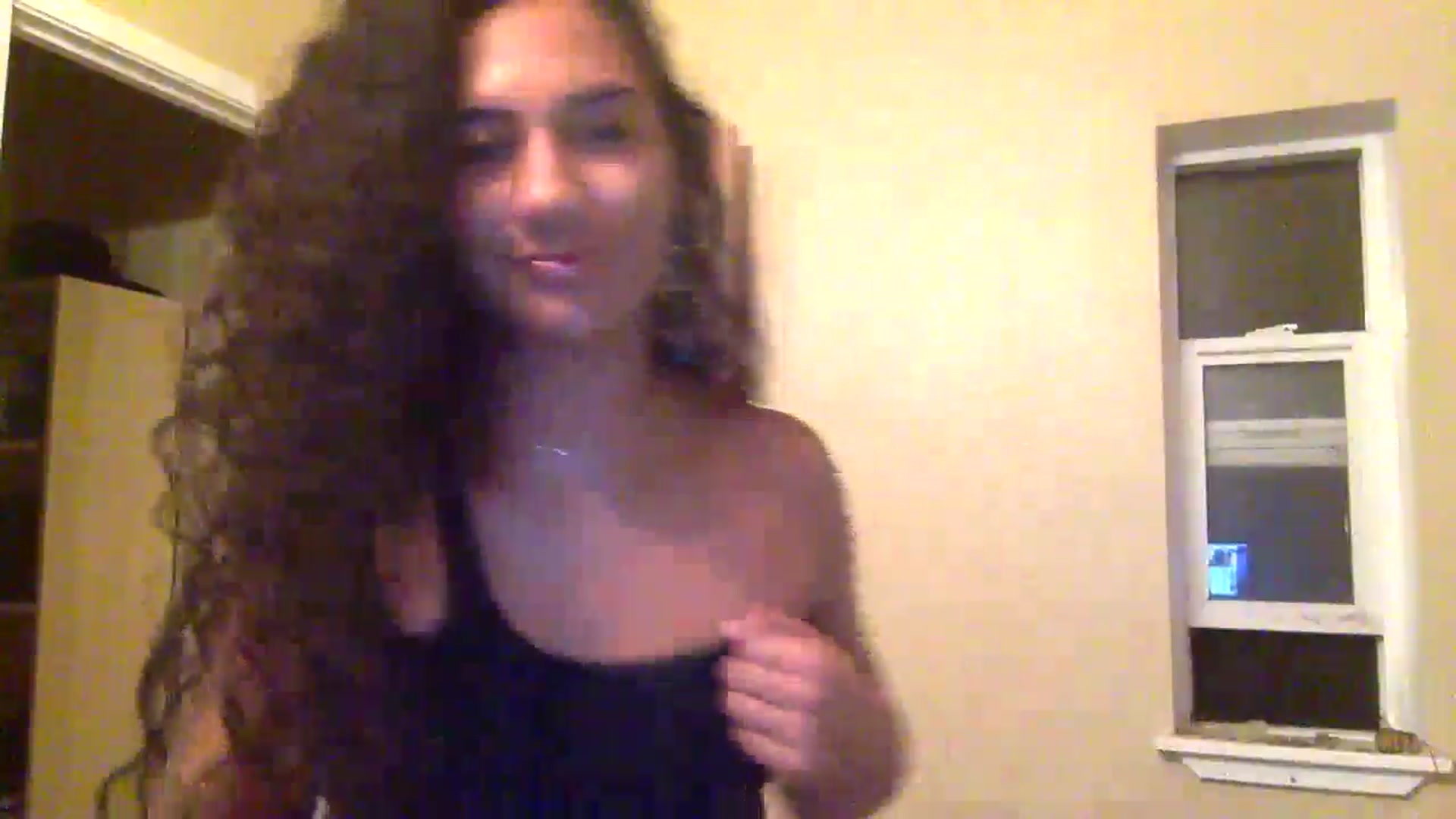 Gallery image thumbnail from Juniper_'s myfreecams stream on, 04/22/2024, 05:25 image 17 of 20