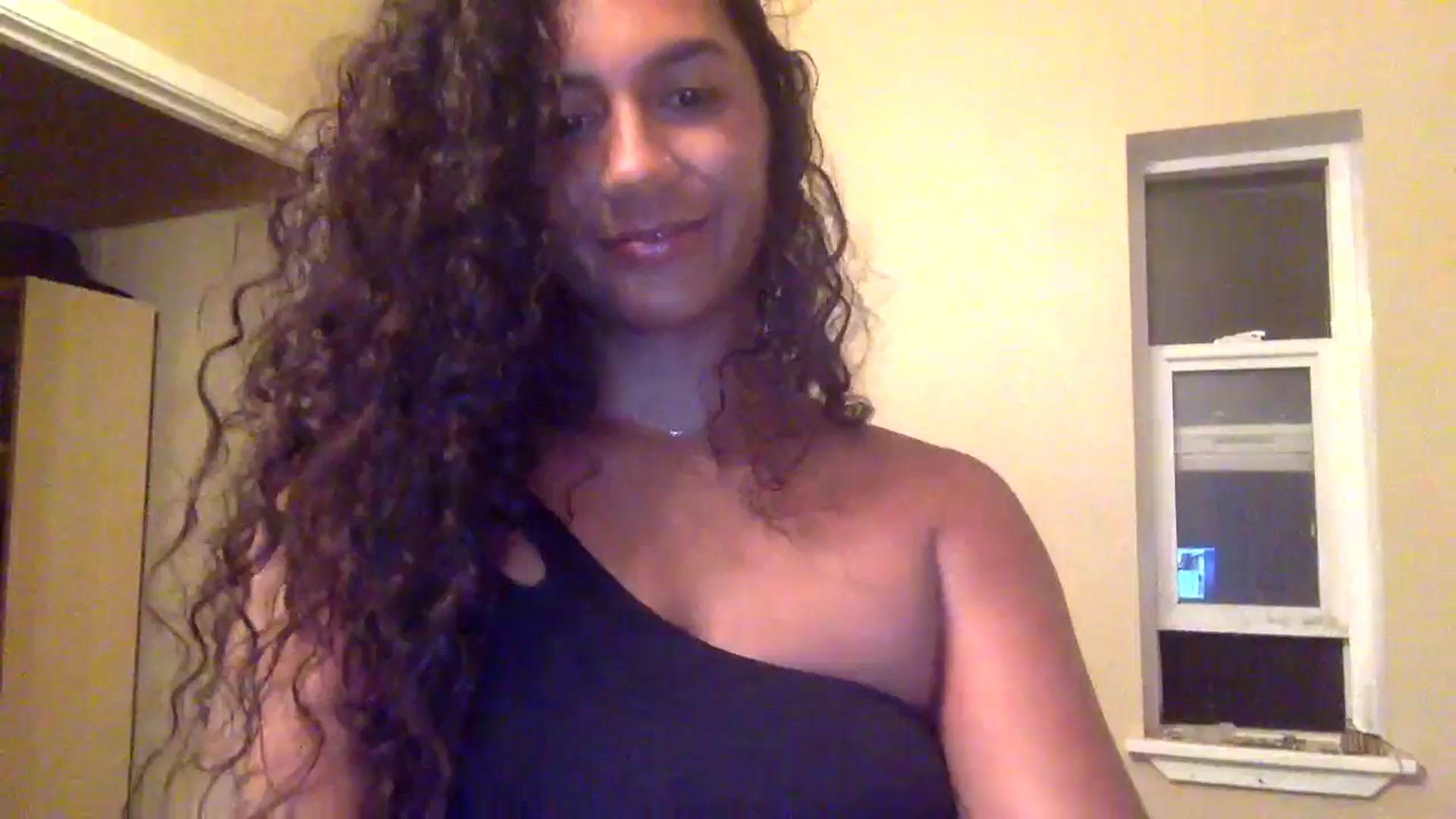 Gallery image thumbnail from Juniper_'s myfreecams stream on, 04/22/2024, 05:25 image 19 of 20