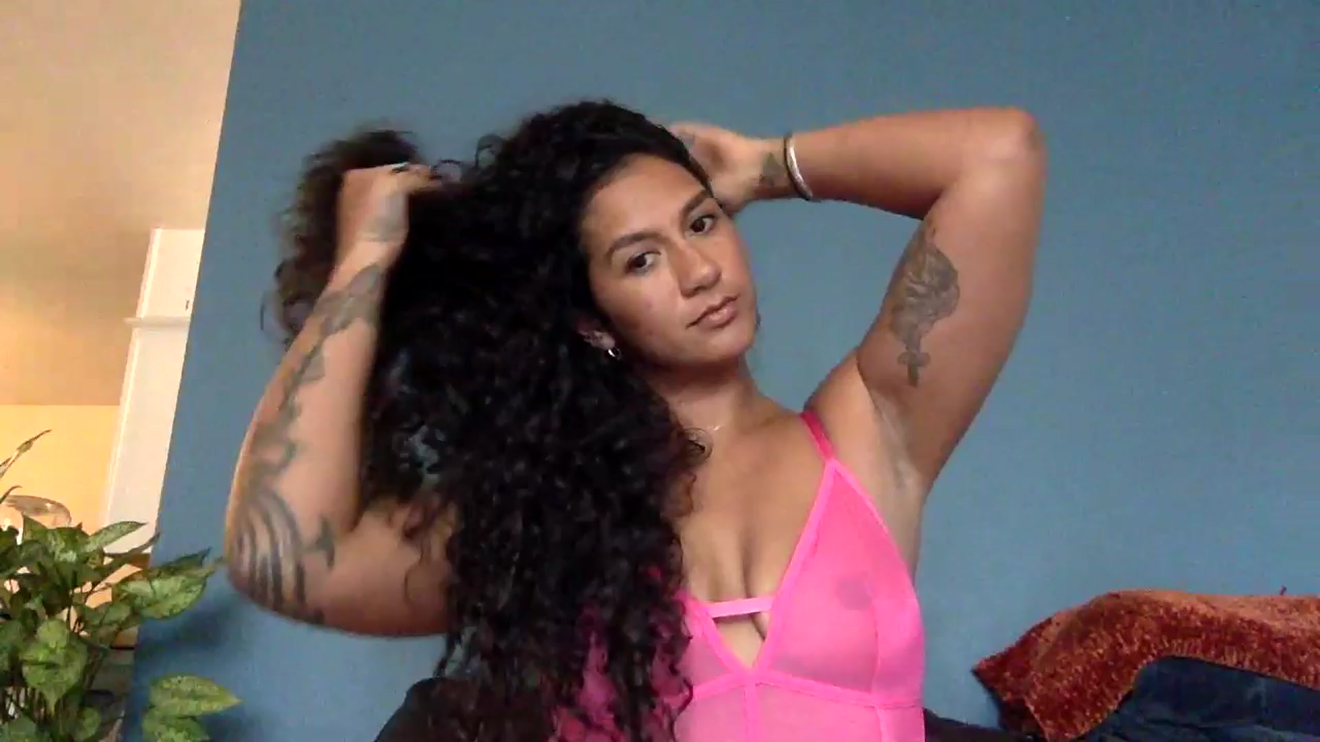 Gallery image thumbnail from Juniper_'s myfreecams stream on, 04/26/2024, 22:51 image 13 of 20