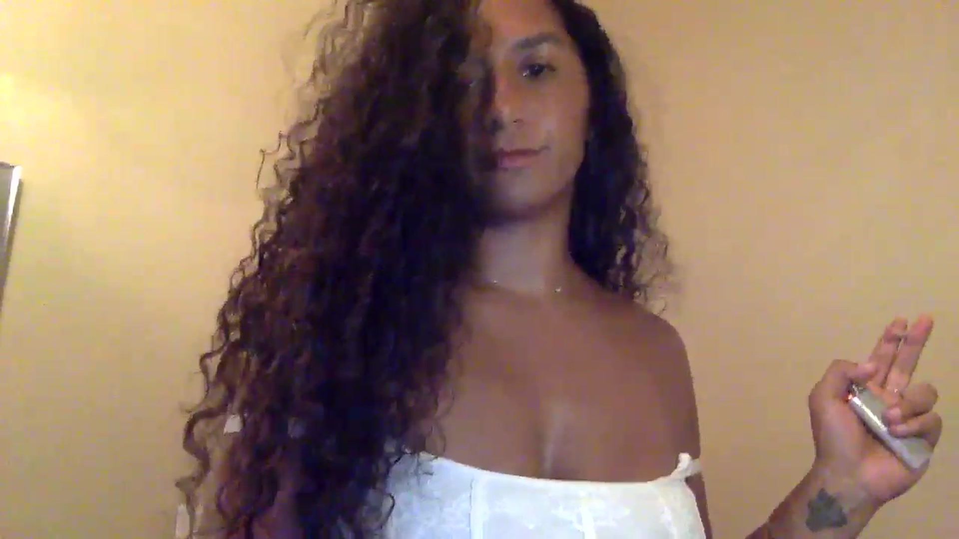 Gallery image thumbnail from Juniper_'s myfreecams stream on, 06/13/2024, 09:50 image 6 of 20