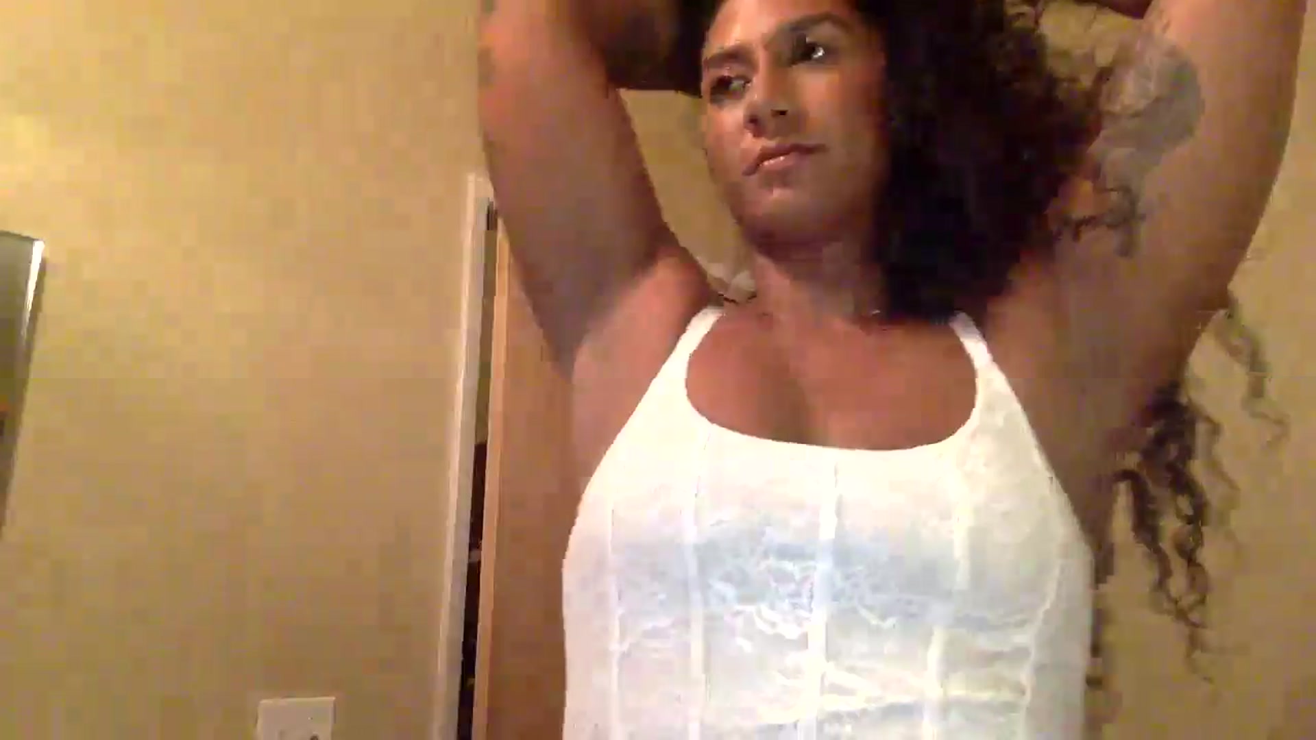Gallery image thumbnail from Juniper_'s myfreecams stream on, 06/13/2024, 09:50 image 10 of 20