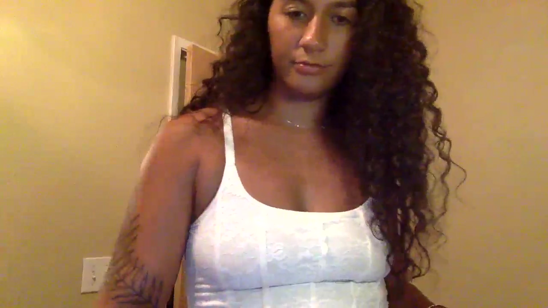 Gallery image thumbnail from Juniper_'s myfreecams stream on, 06/13/2024, 09:50 image 15 of 20