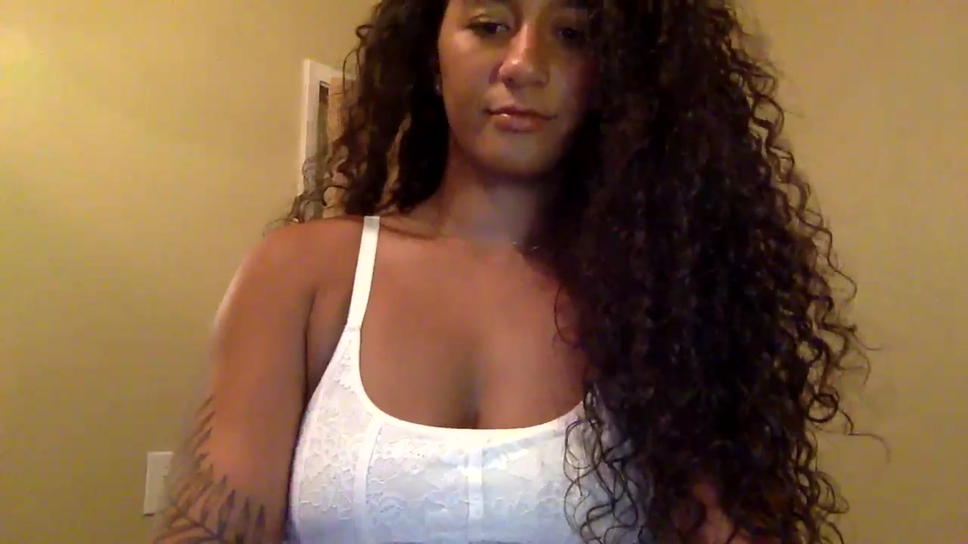Gallery image thumbnail from Juniper_'s myfreecams stream on, 06/13/2024, 09:50 image 12 of 20
