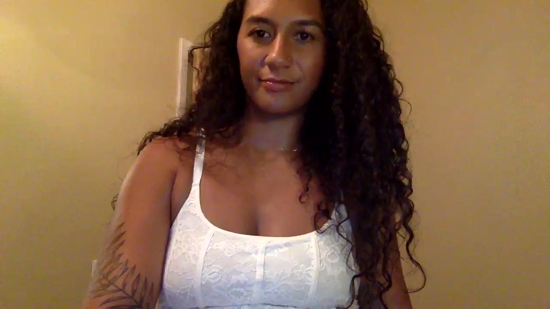 Gallery image thumbnail from Juniper_'s myfreecams stream on, 06/13/2024, 09:50 image 16 of 20