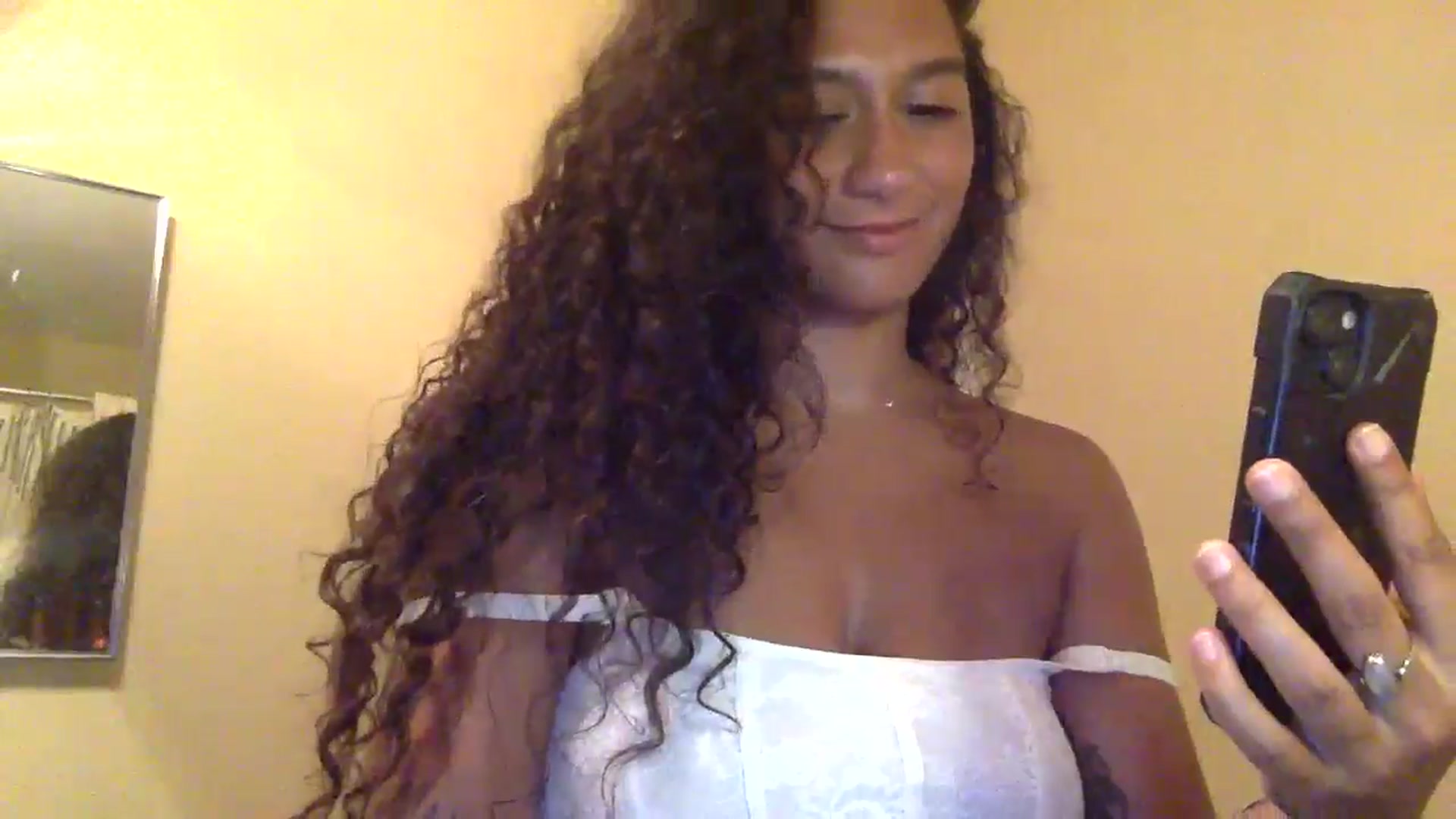 Gallery image thumbnail from Juniper_'s myfreecams stream on, 06/13/2024, 10:47 image 6 of 20