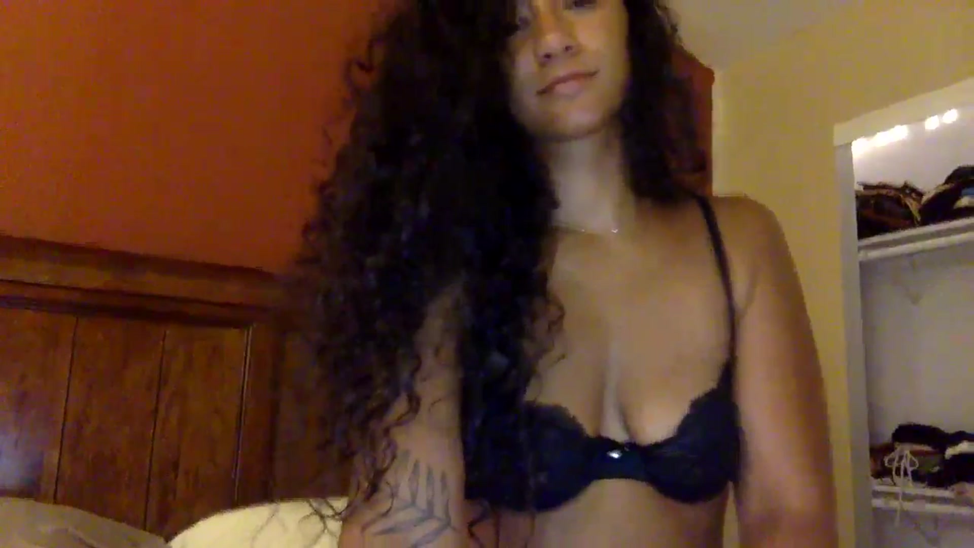 Gallery image thumbnail from Juniper_'s myfreecams stream on, 06/21/2024, 09:20 image 14 of 20