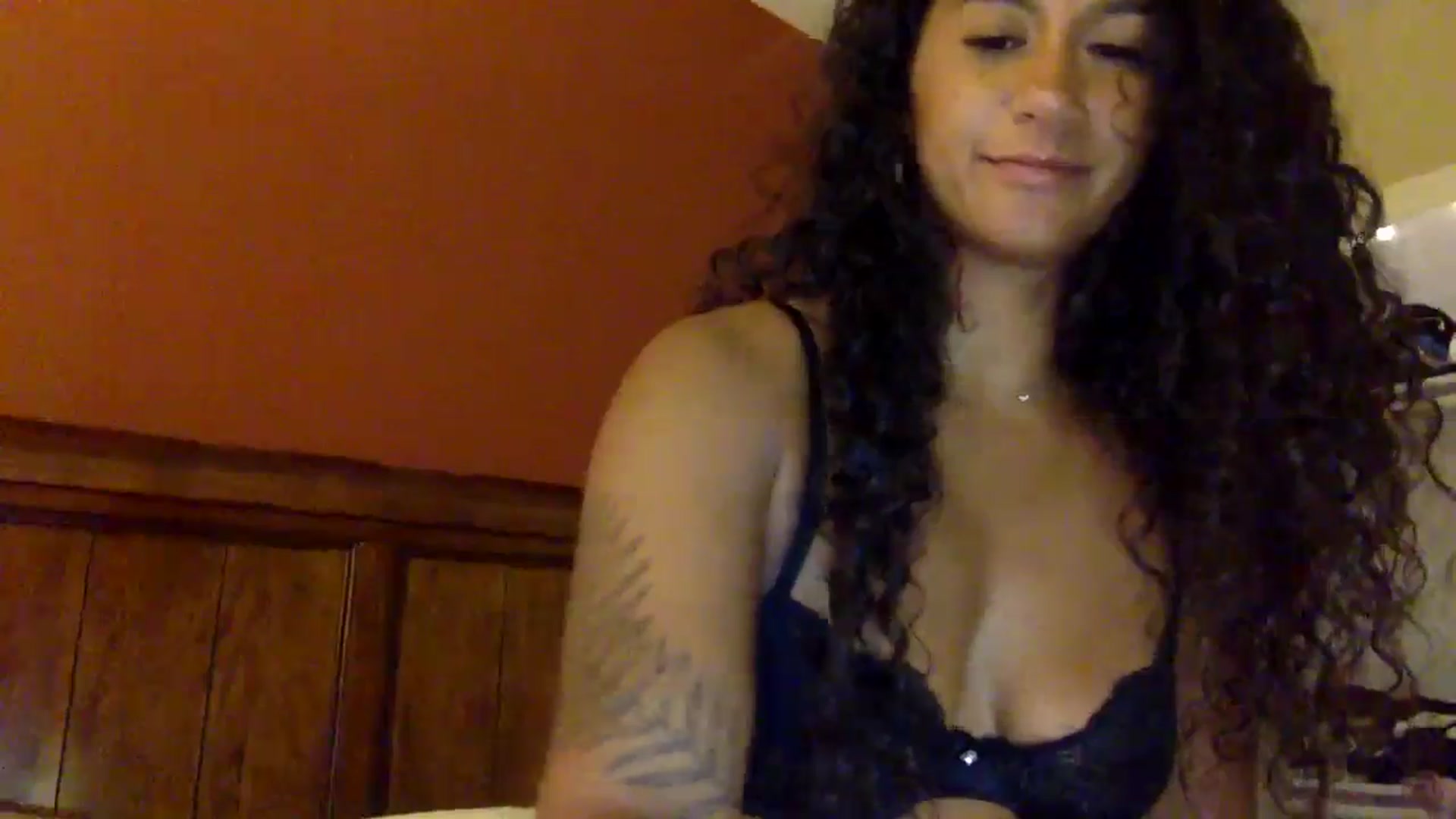 Gallery image thumbnail from Juniper_'s myfreecams stream on, 06/21/2024, 09:20 image 9 of 20