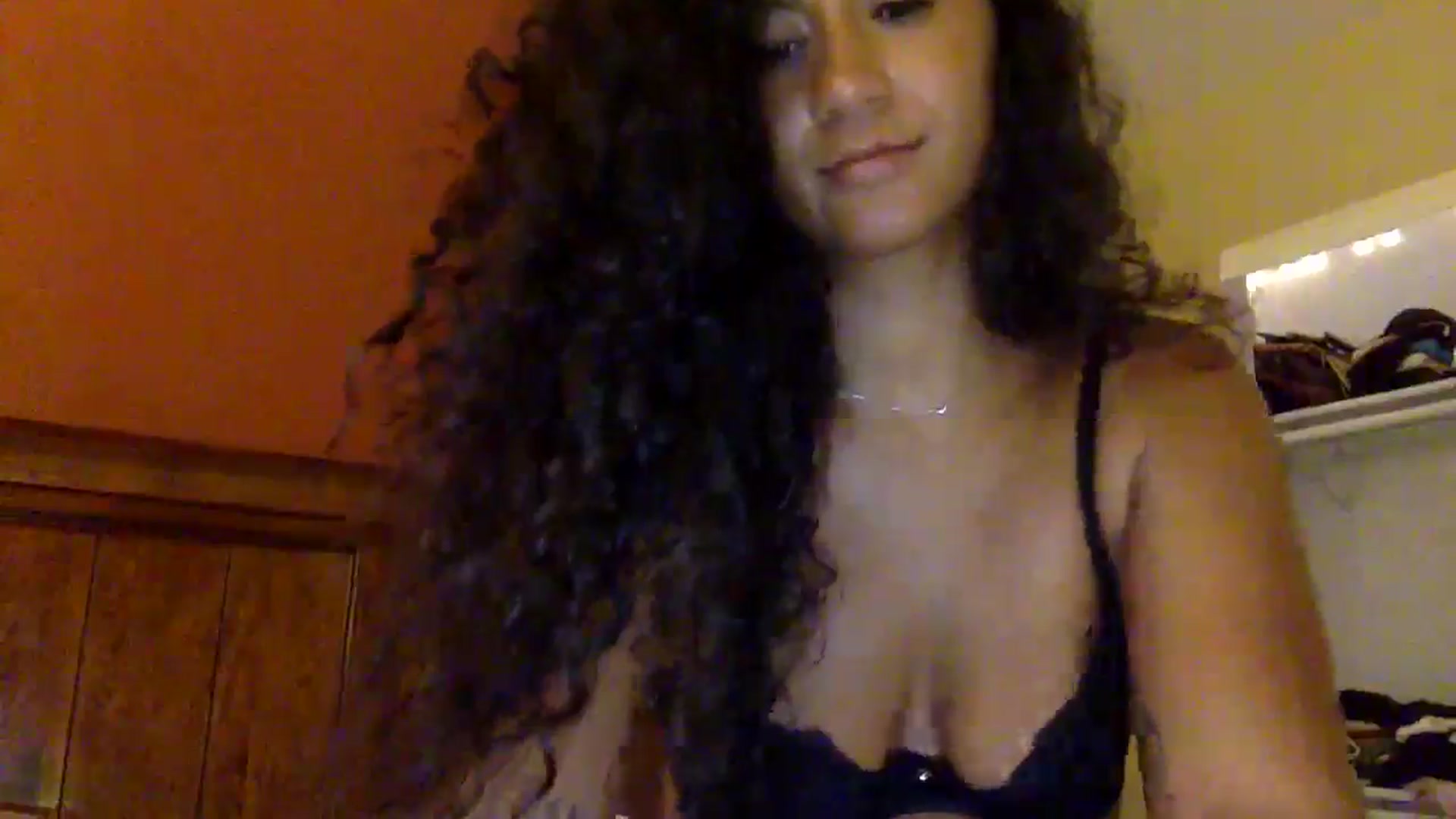 Gallery image thumbnail from Juniper_'s myfreecams stream on, 06/21/2024, 09:20 image 10 of 20