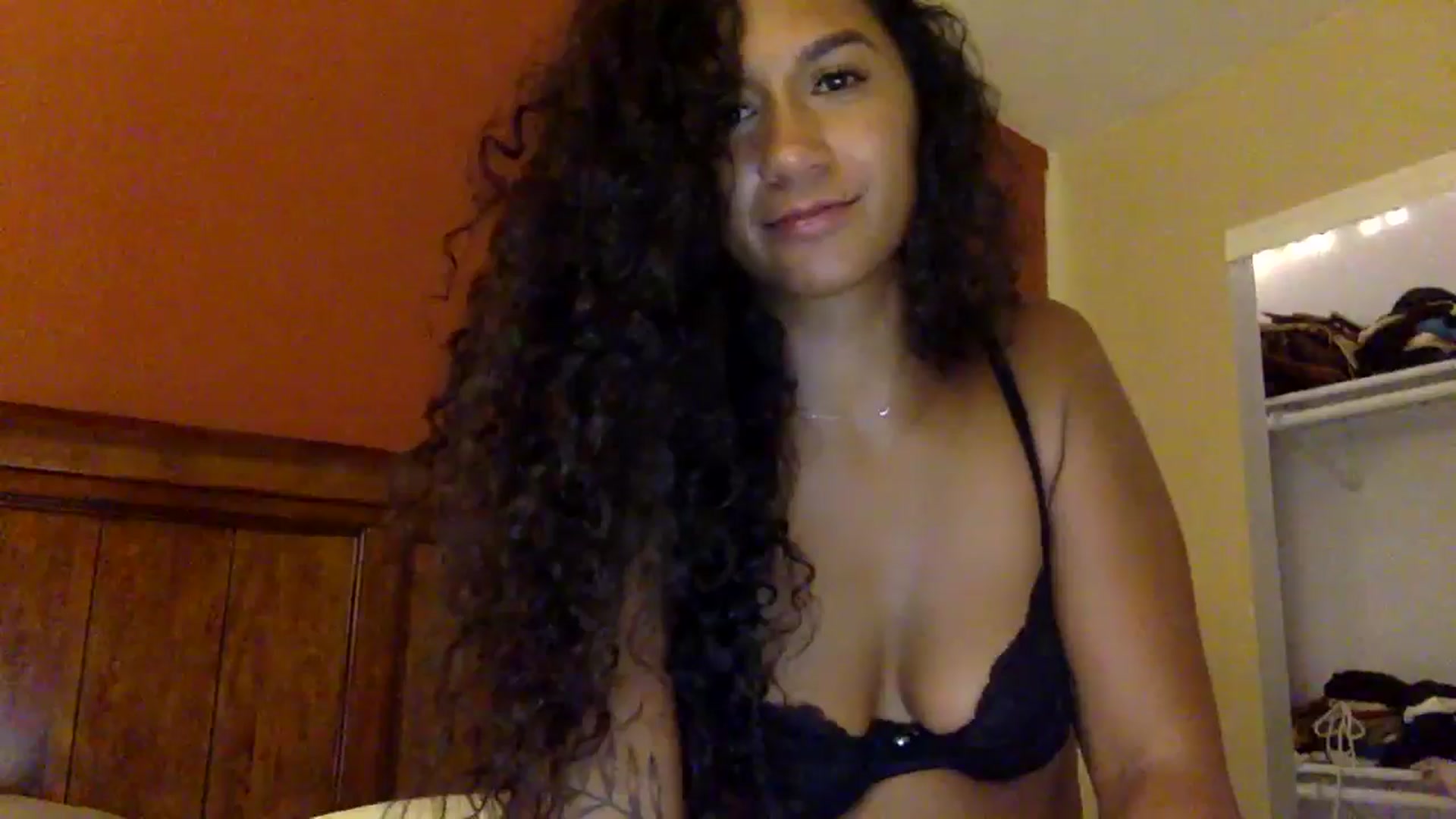 Gallery image thumbnail from Juniper_'s myfreecams stream on, 06/21/2024, 09:20 image 12 of 20