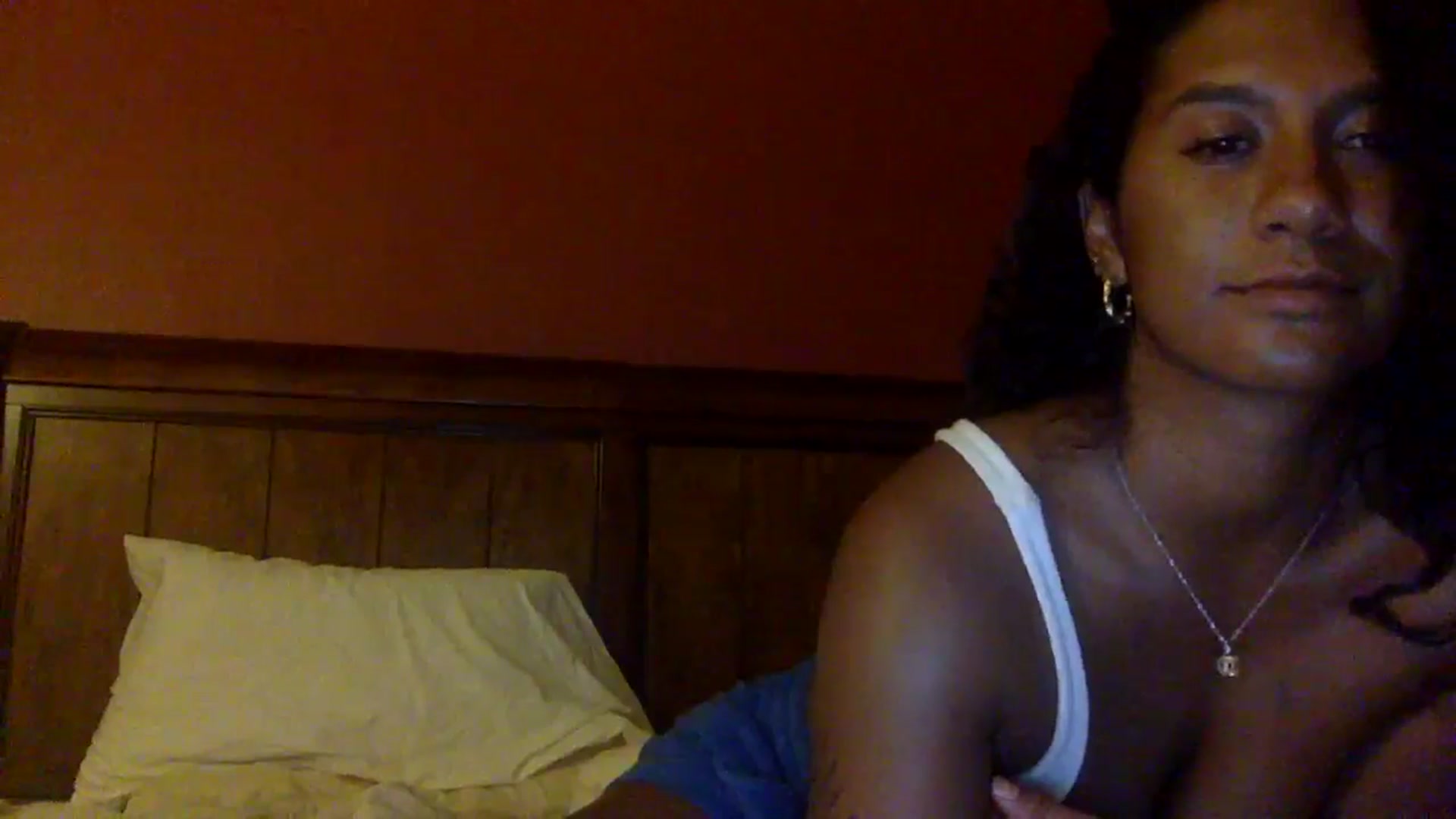 Gallery image thumbnail from Juniper_'s myfreecams stream on, 07/22/2024, 08:41 image 17 of 20
