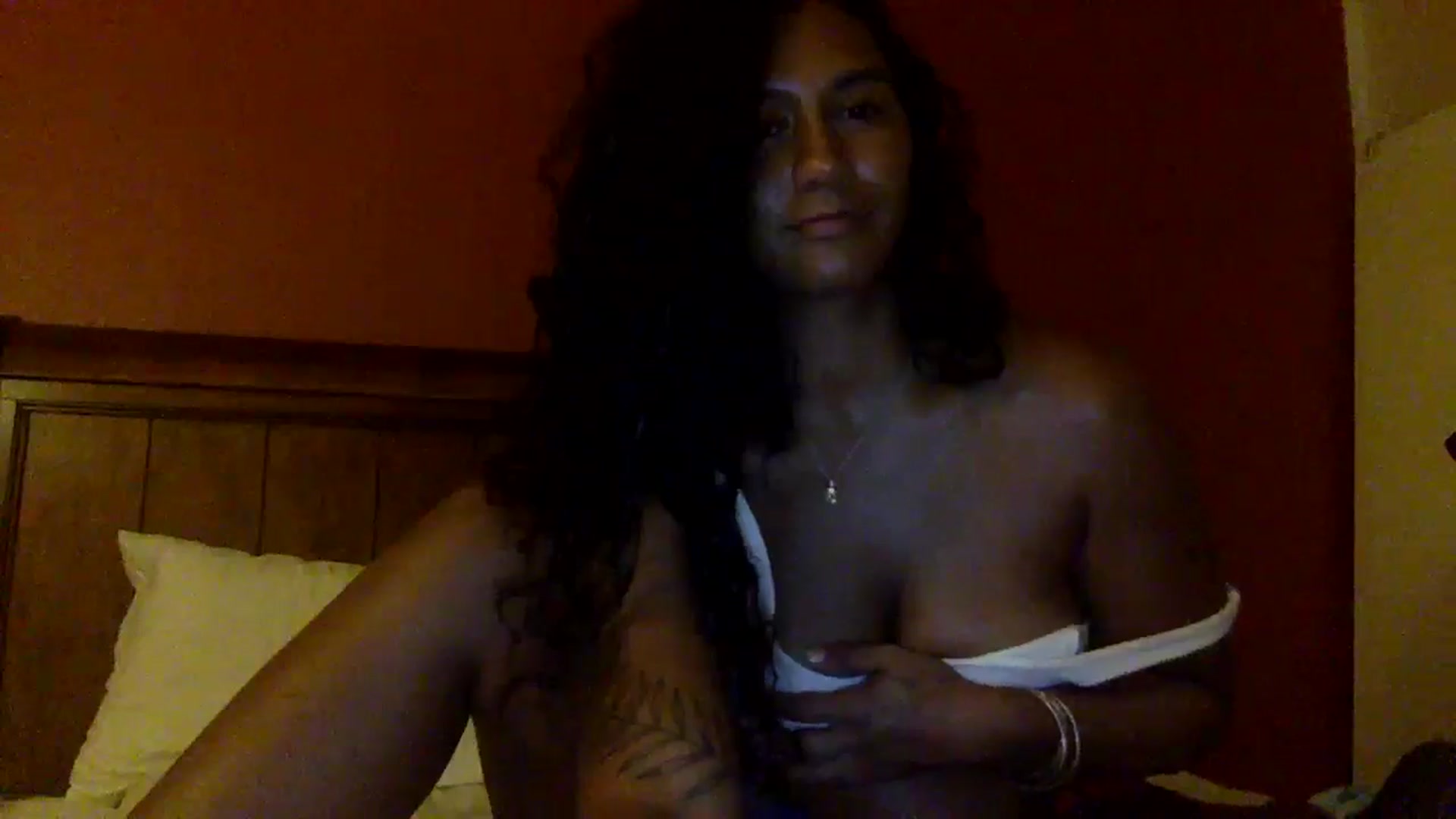 Gallery image thumbnail from Juniper_'s myfreecams stream on, 07/22/2024, 08:41 image 13 of 20