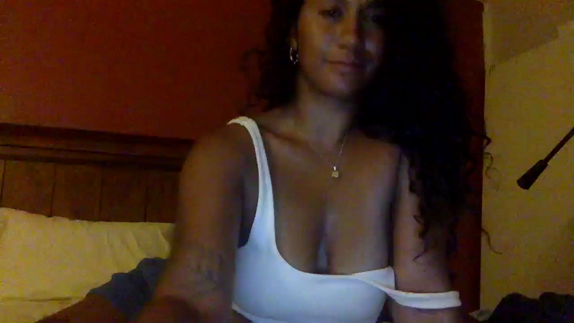 Gallery image thumbnail from Juniper_'s myfreecams stream on, 07/22/2024, 08:41 image 8 of 20