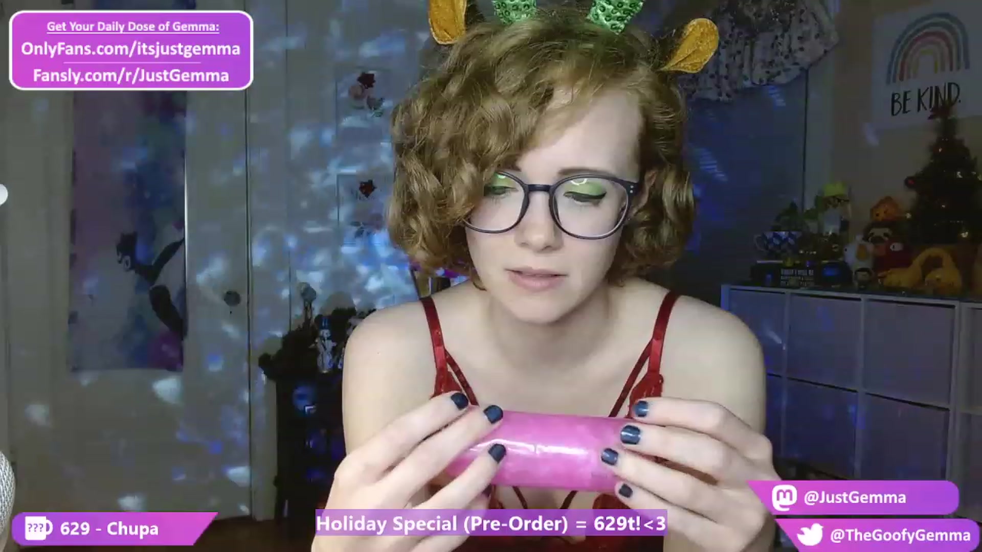 Gallery image thumbnail from JustGemma's myfreecams stream on, 12/03/2022, 03:03 image 9 of 20