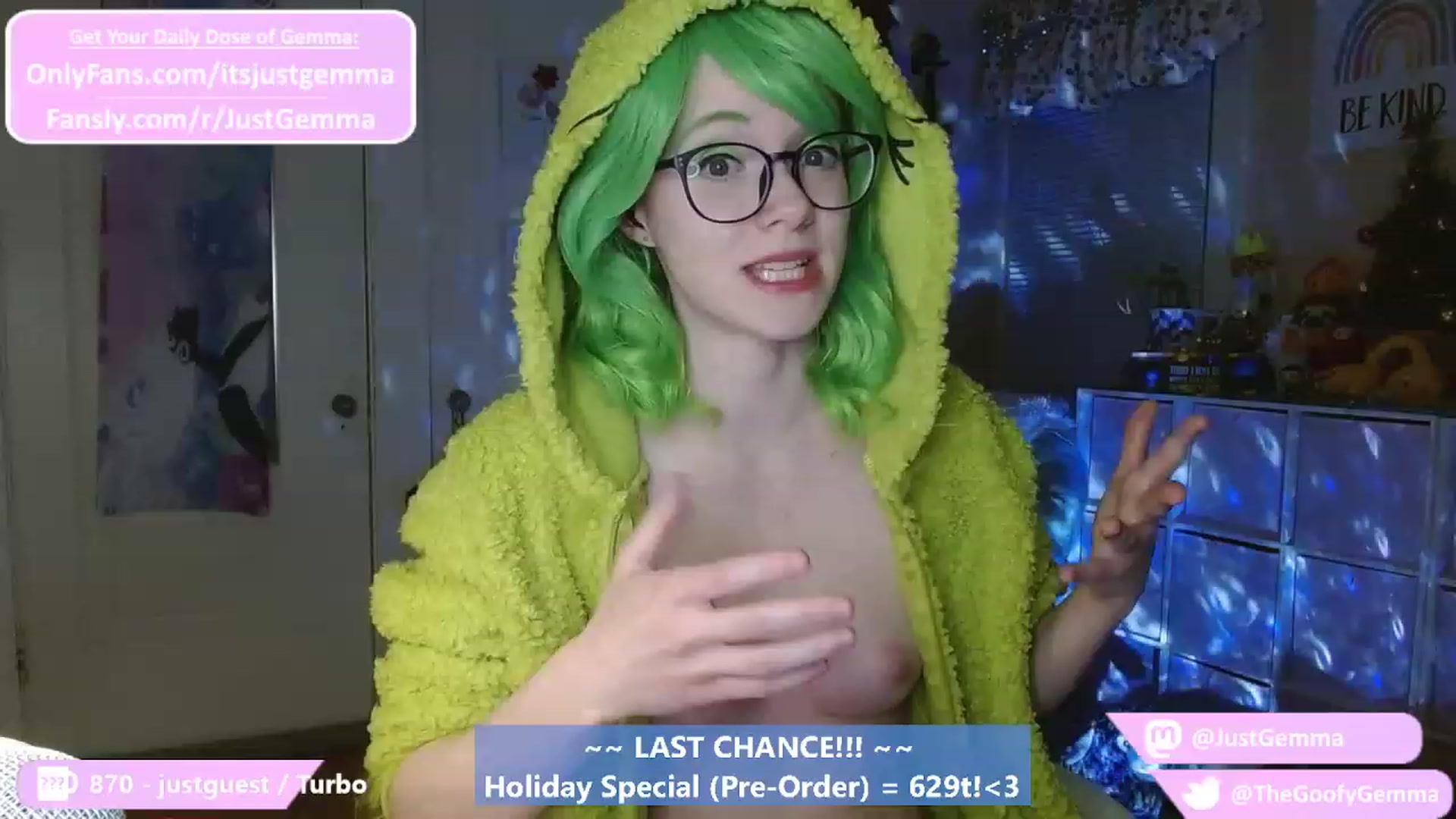 Gallery image thumbnail from JustGemma's myfreecams stream on, 12/24/2022, 03:04 image 16 of 20