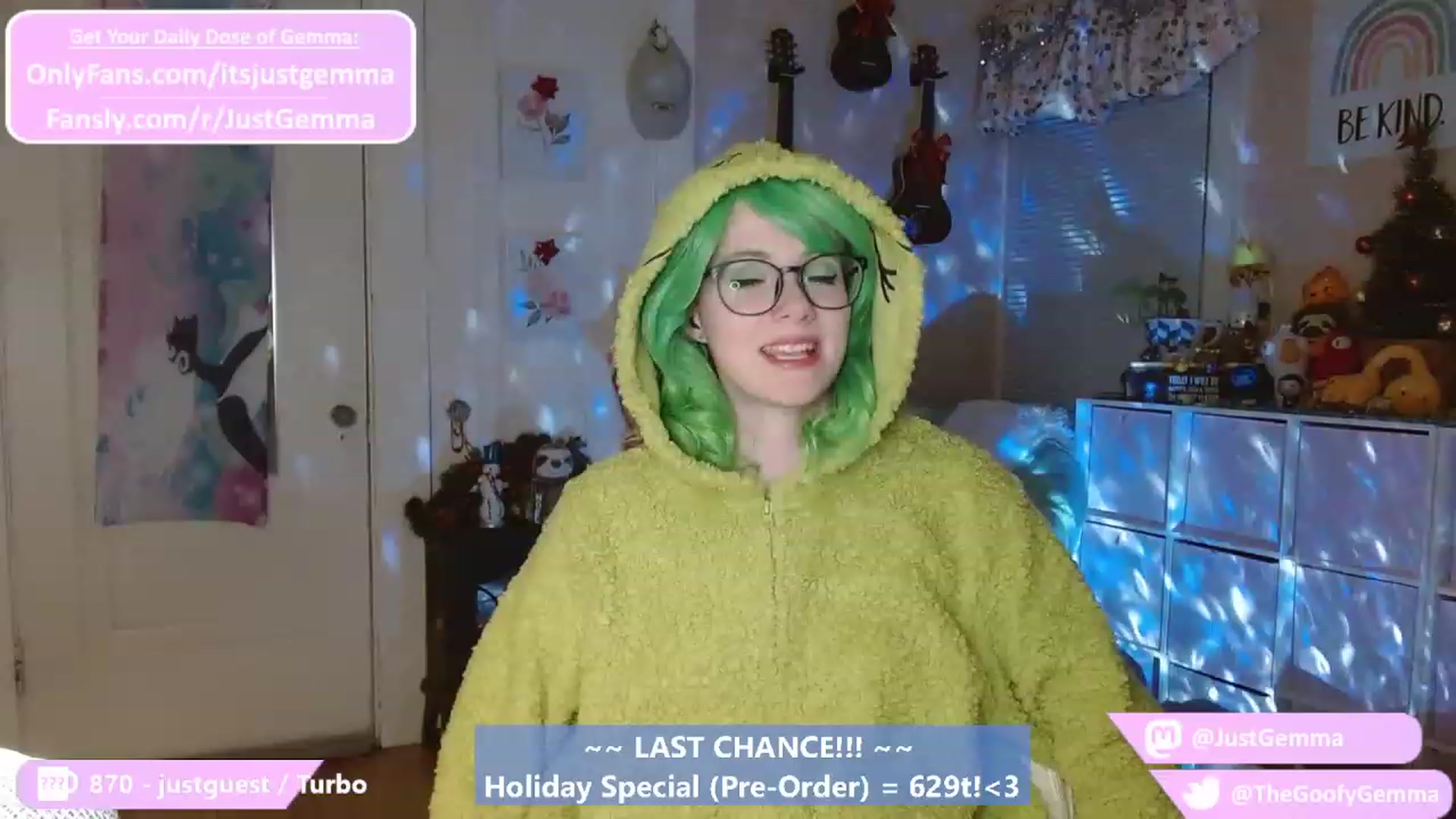 Gallery image thumbnail from JustGemma's myfreecams stream on, 12/24/2022, 03:04 image 8 of 20