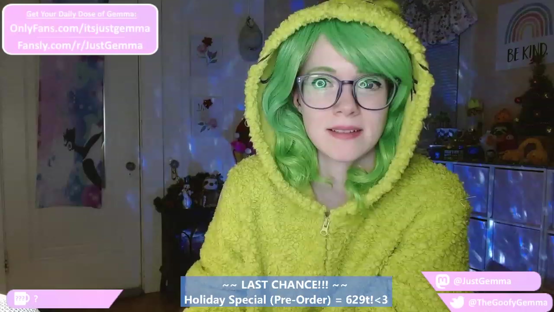 Gallery image thumbnail from JustGemma's myfreecams stream on, 12/24/2022, 03:04 image 1 of 20