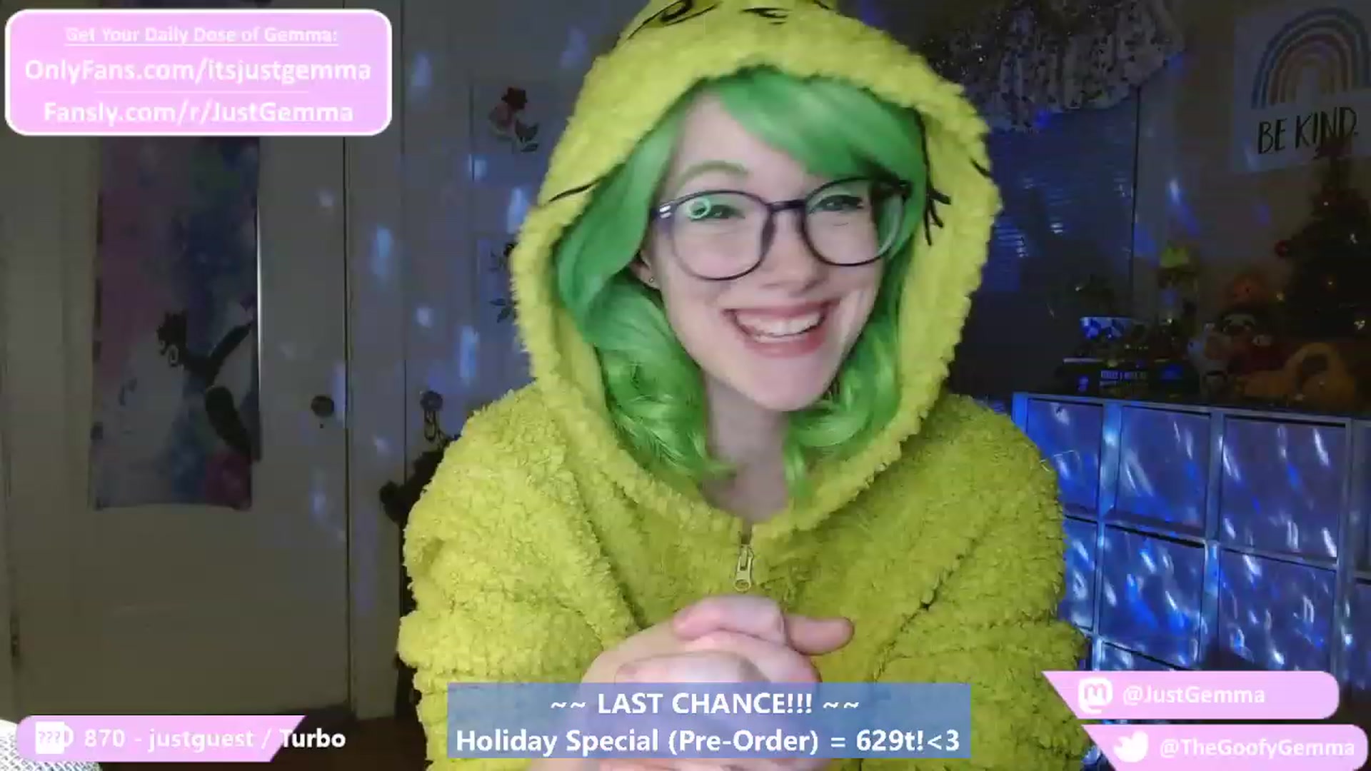 Gallery image thumbnail from JustGemma's myfreecams stream on, 12/24/2022, 03:04 image 5 of 20