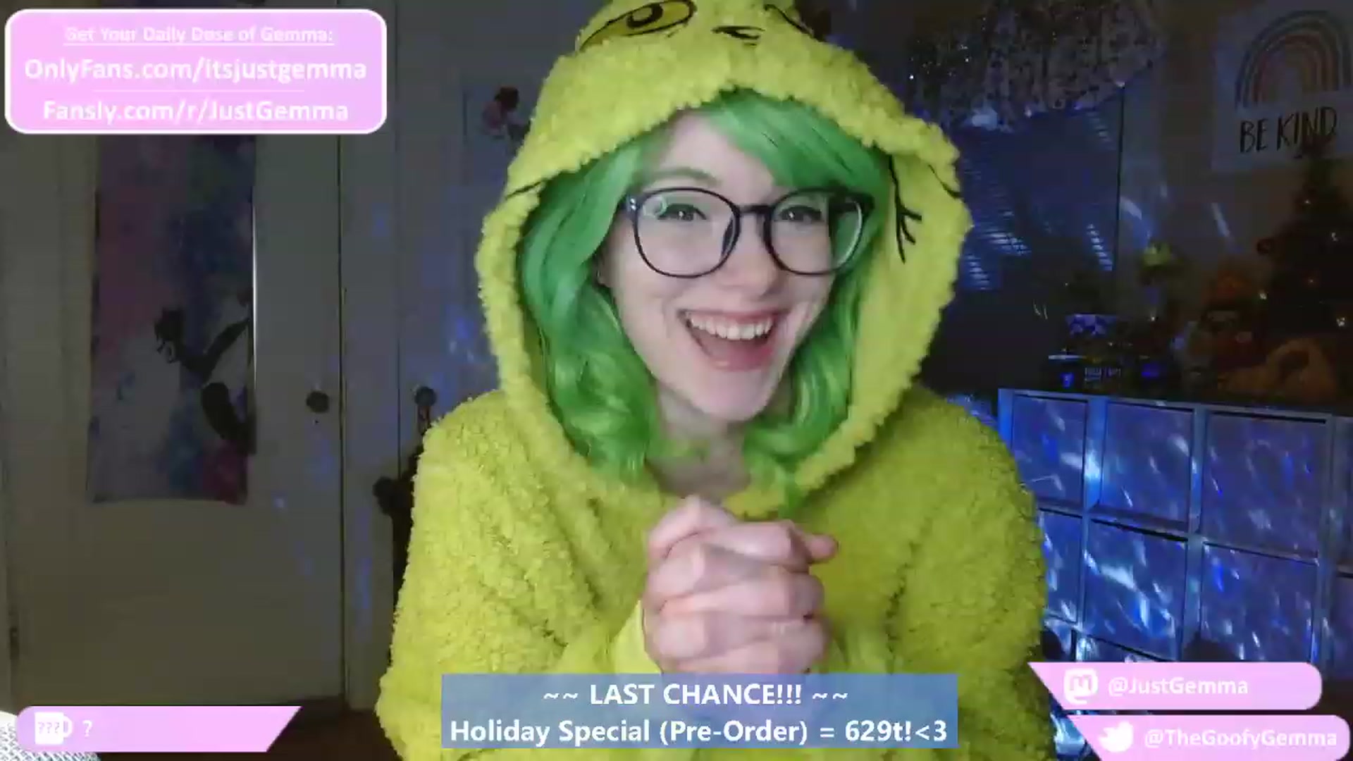 Gallery image thumbnail from JustGemma's myfreecams stream on, 12/24/2022, 03:04 image 2 of 20