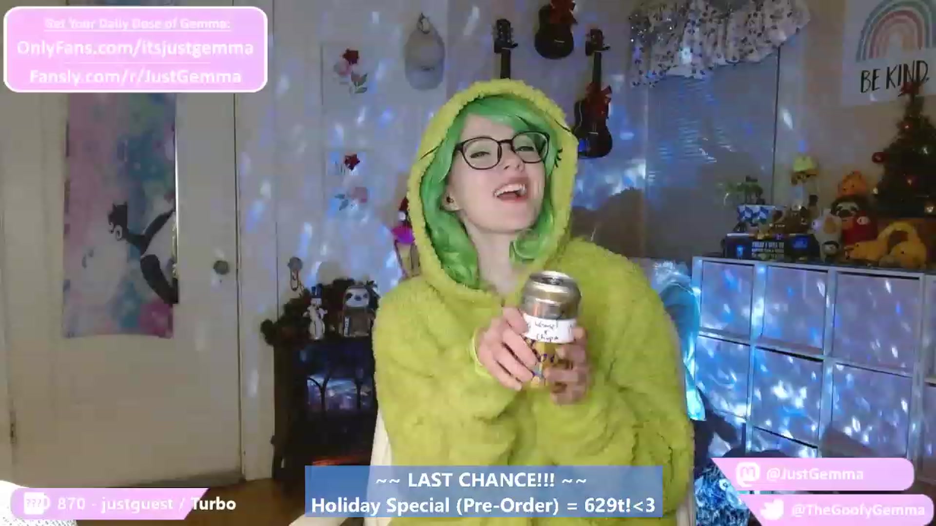 Gallery image thumbnail from JustGemma's myfreecams stream on, 12/24/2022, 03:04 image 7 of 20