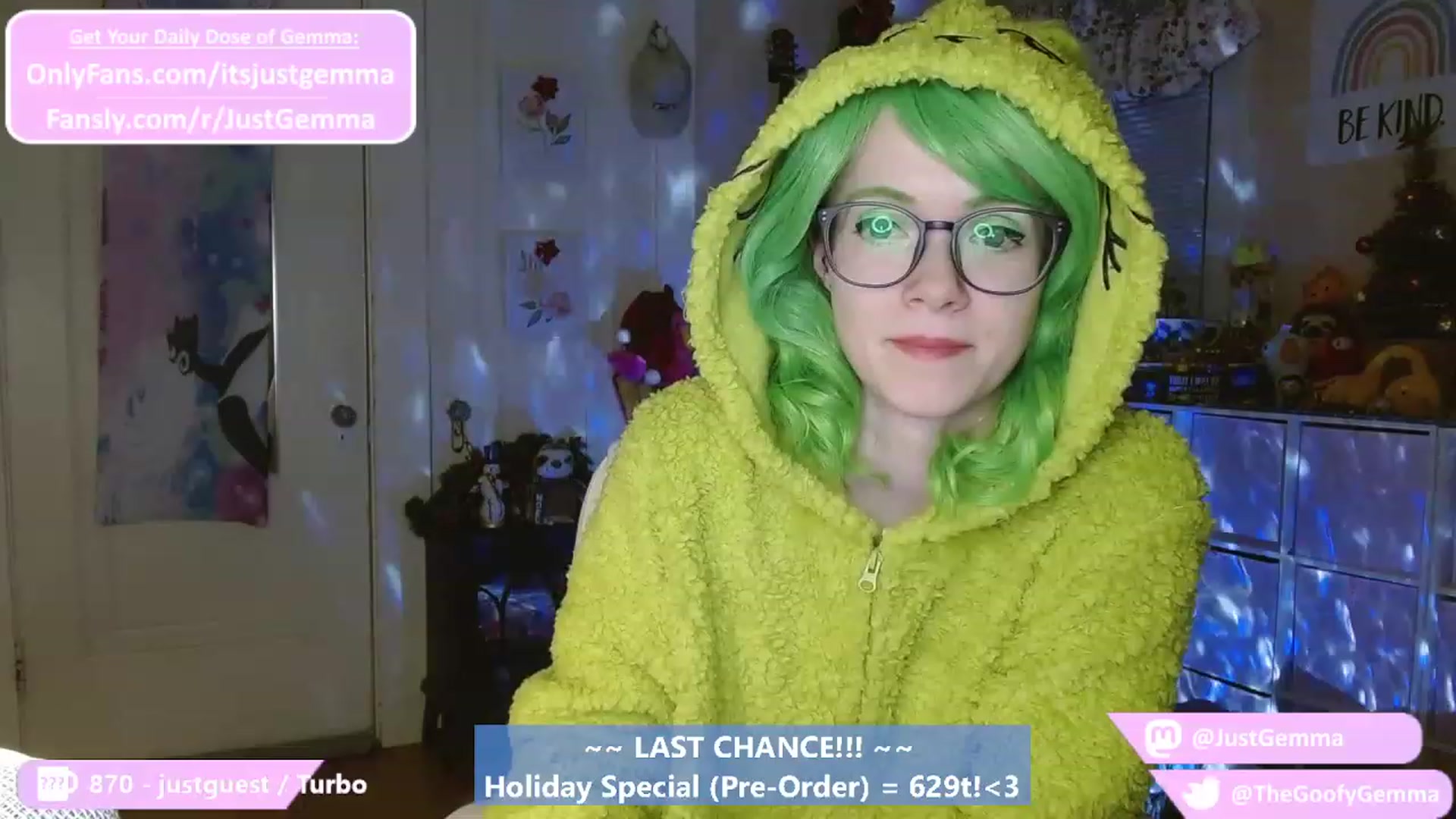 Gallery image thumbnail from JustGemma's myfreecams stream on, 12/24/2022, 03:04 image 9 of 20