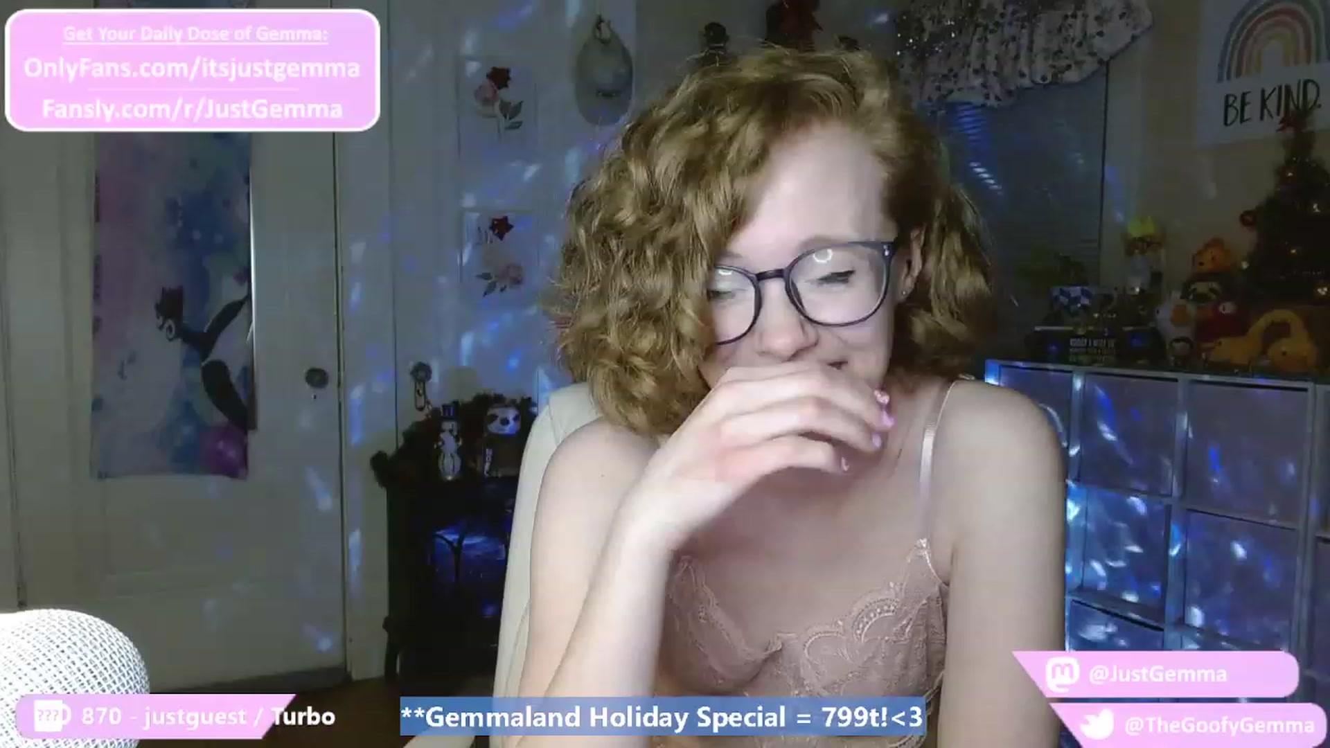 Gallery image thumbnail from JustGemma's myfreecams stream on, 12/27/2022, 03:03 image 9 of 20